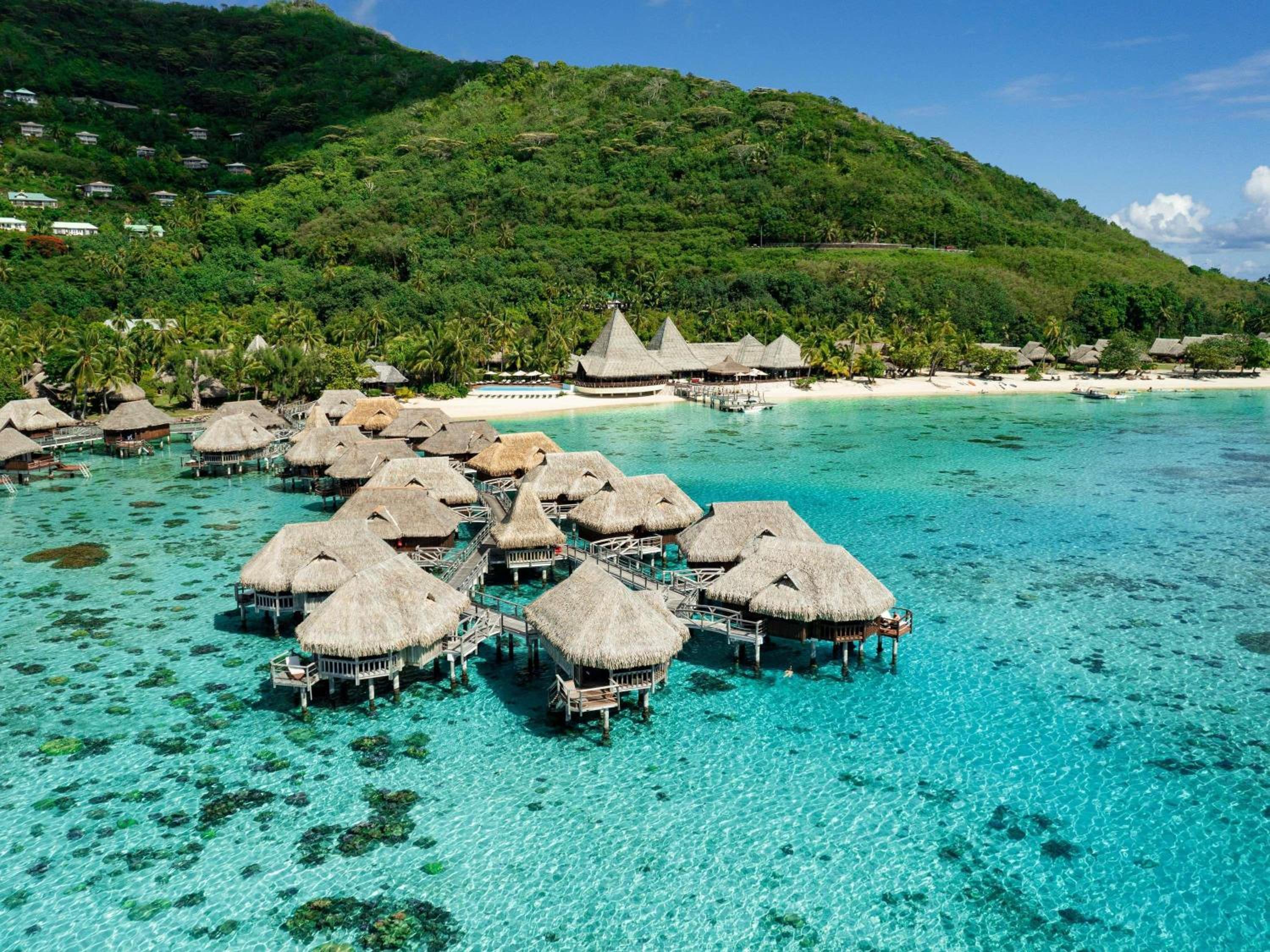 Luxury Overwater Horizon Villa