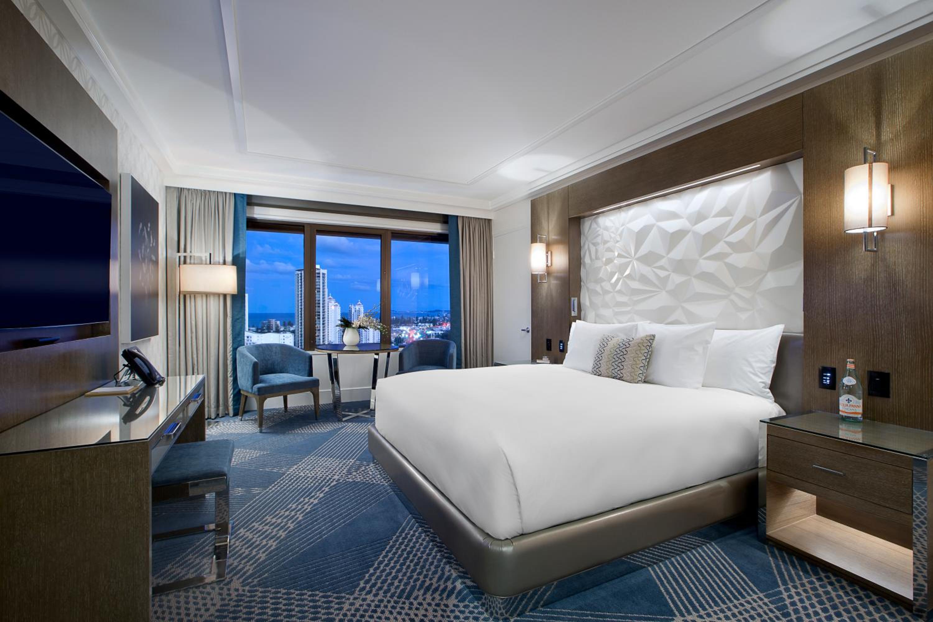 Superior Deluxe King Room - Photo 1