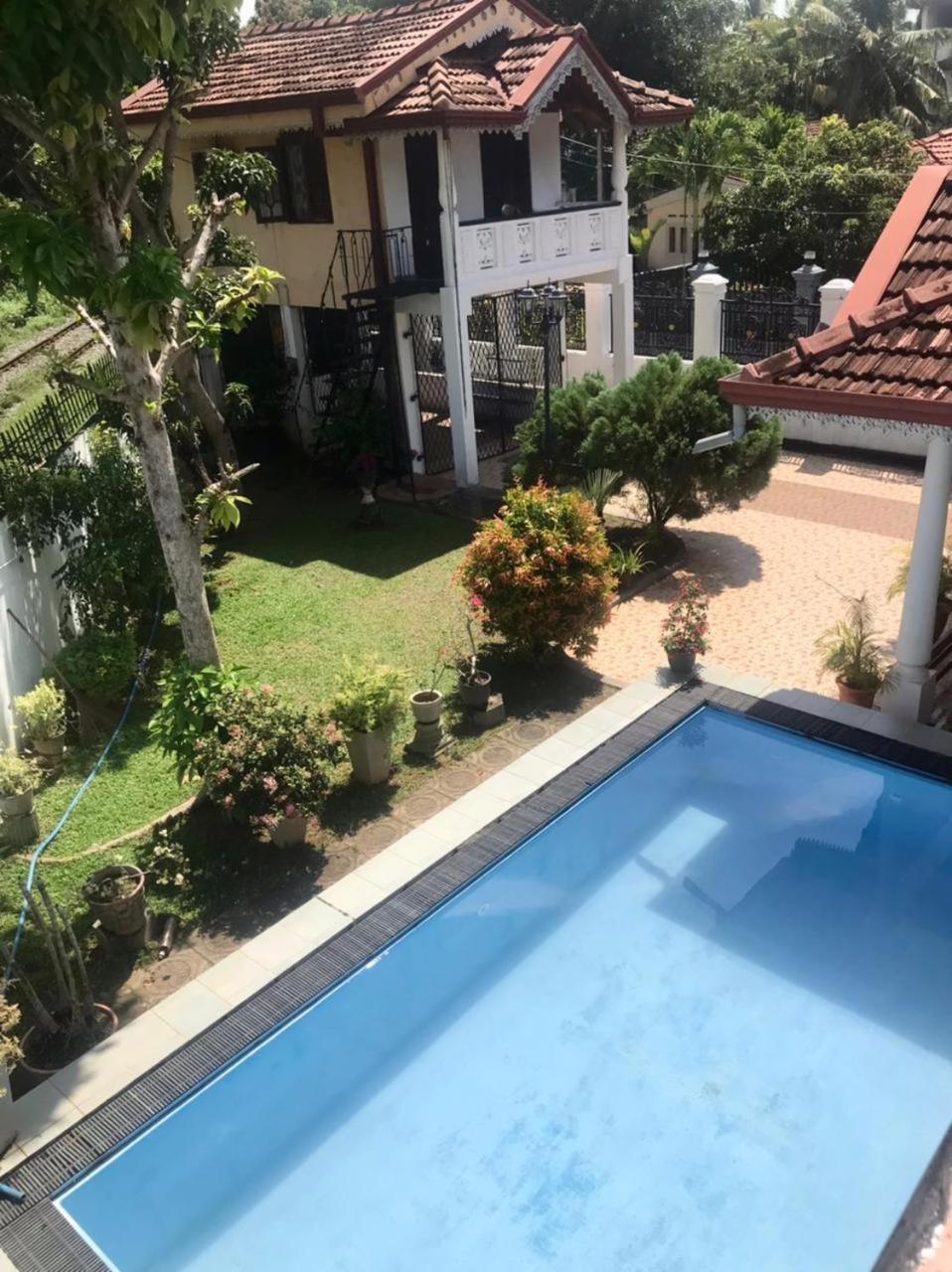 Double Room with Private External Bathroom photo 2