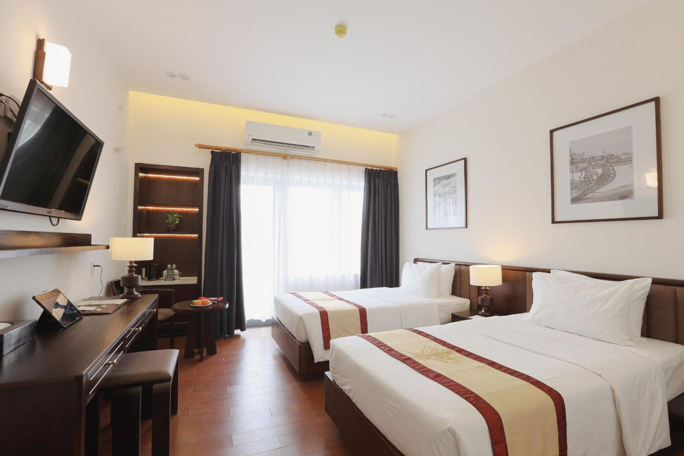Premier Twin Room with Garden View - Photo 2