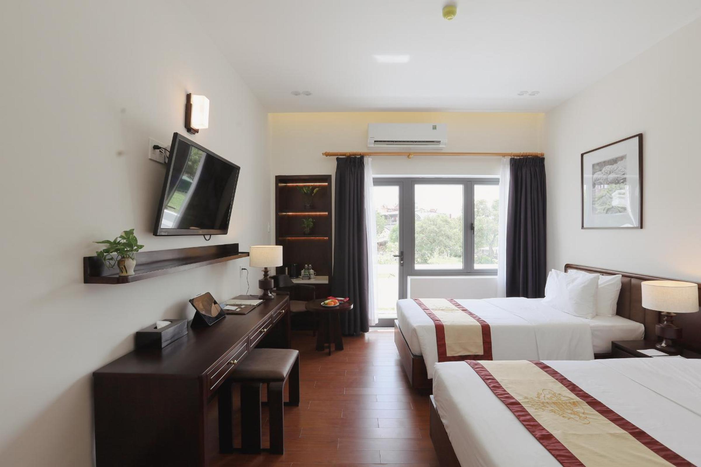 Premier Twin Room with Garden View - Photo 3