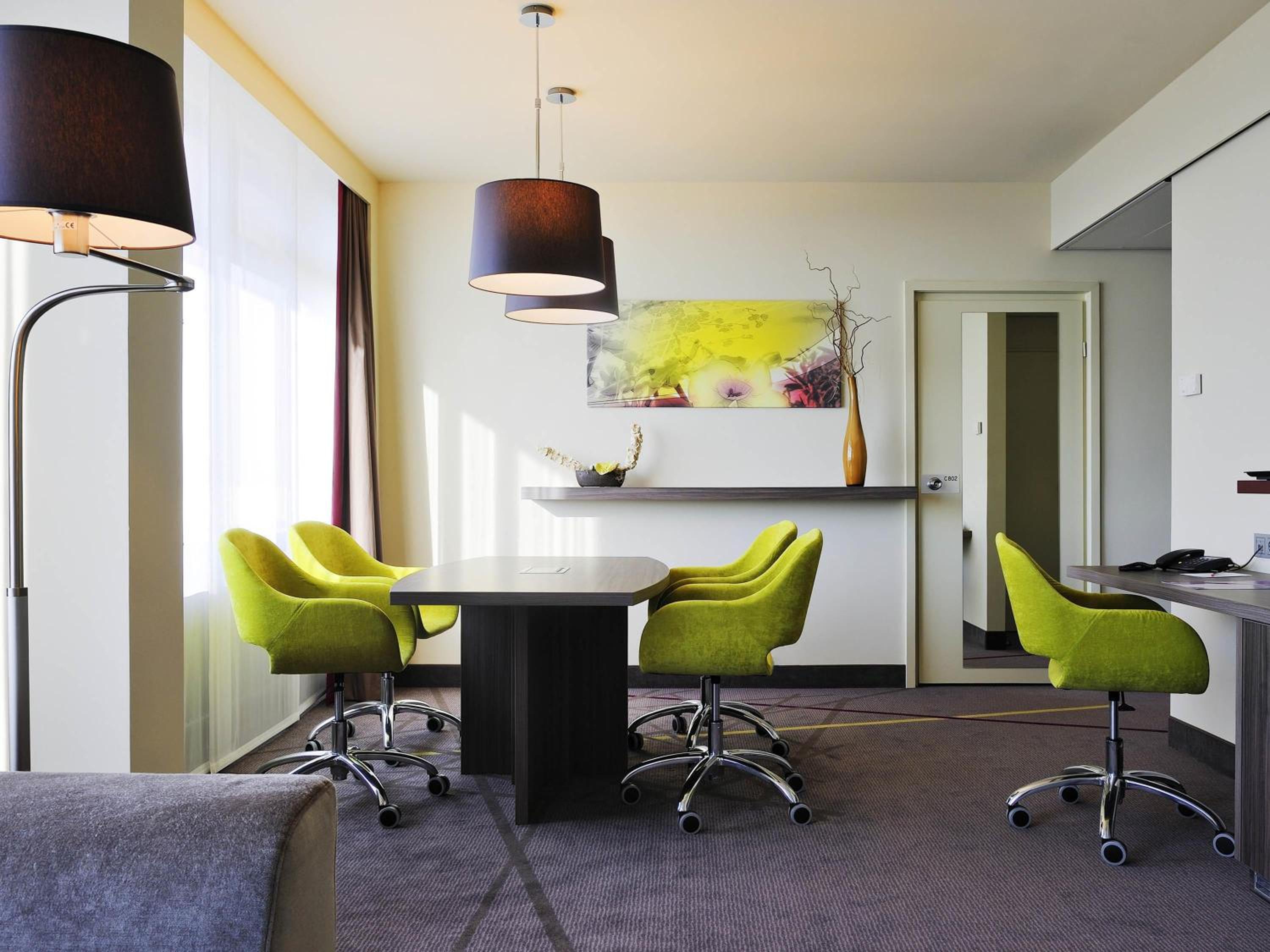 Double Suite with a Living Room - Photo 3