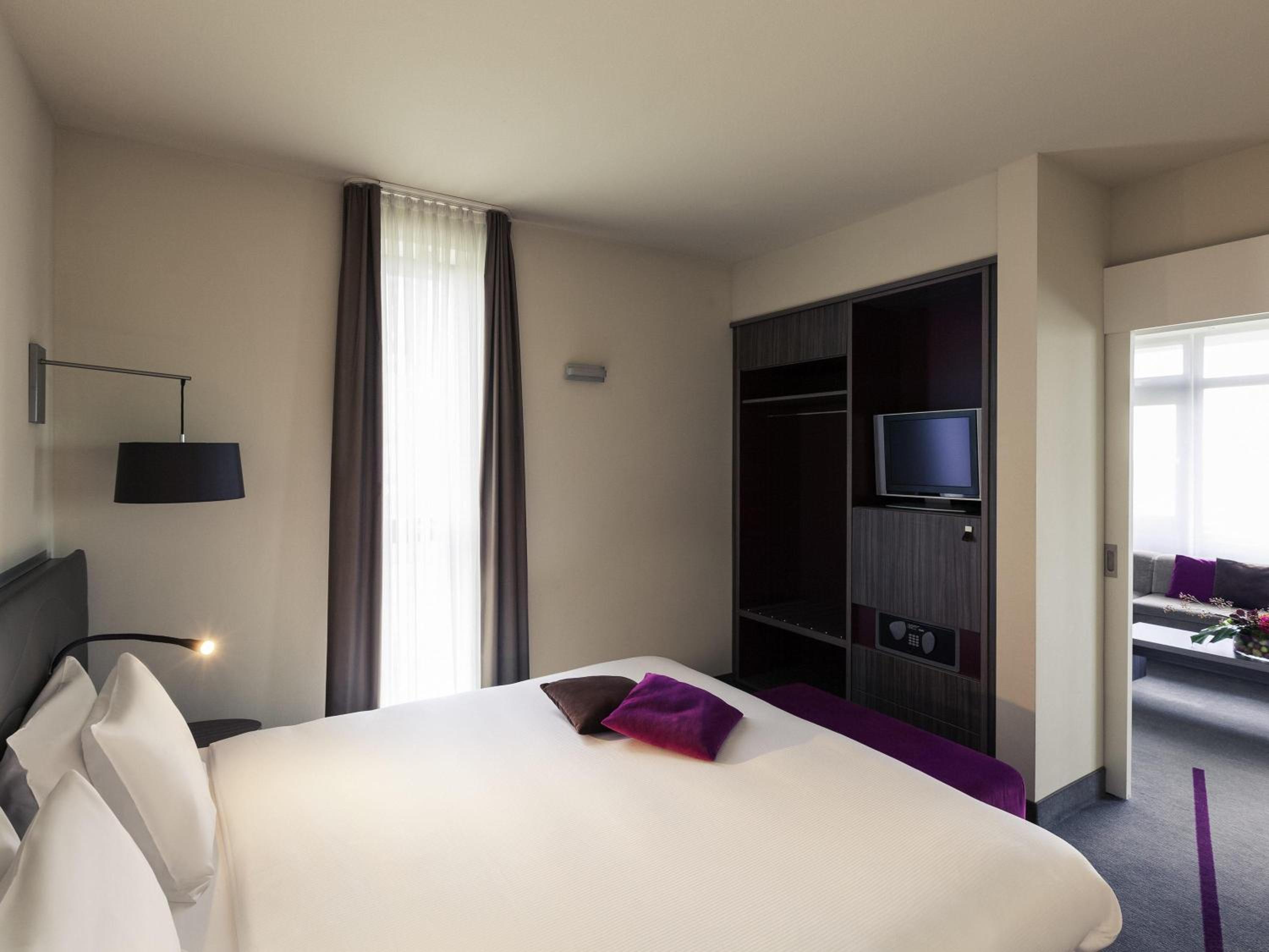 Double Suite with a Living Room - Photo 4