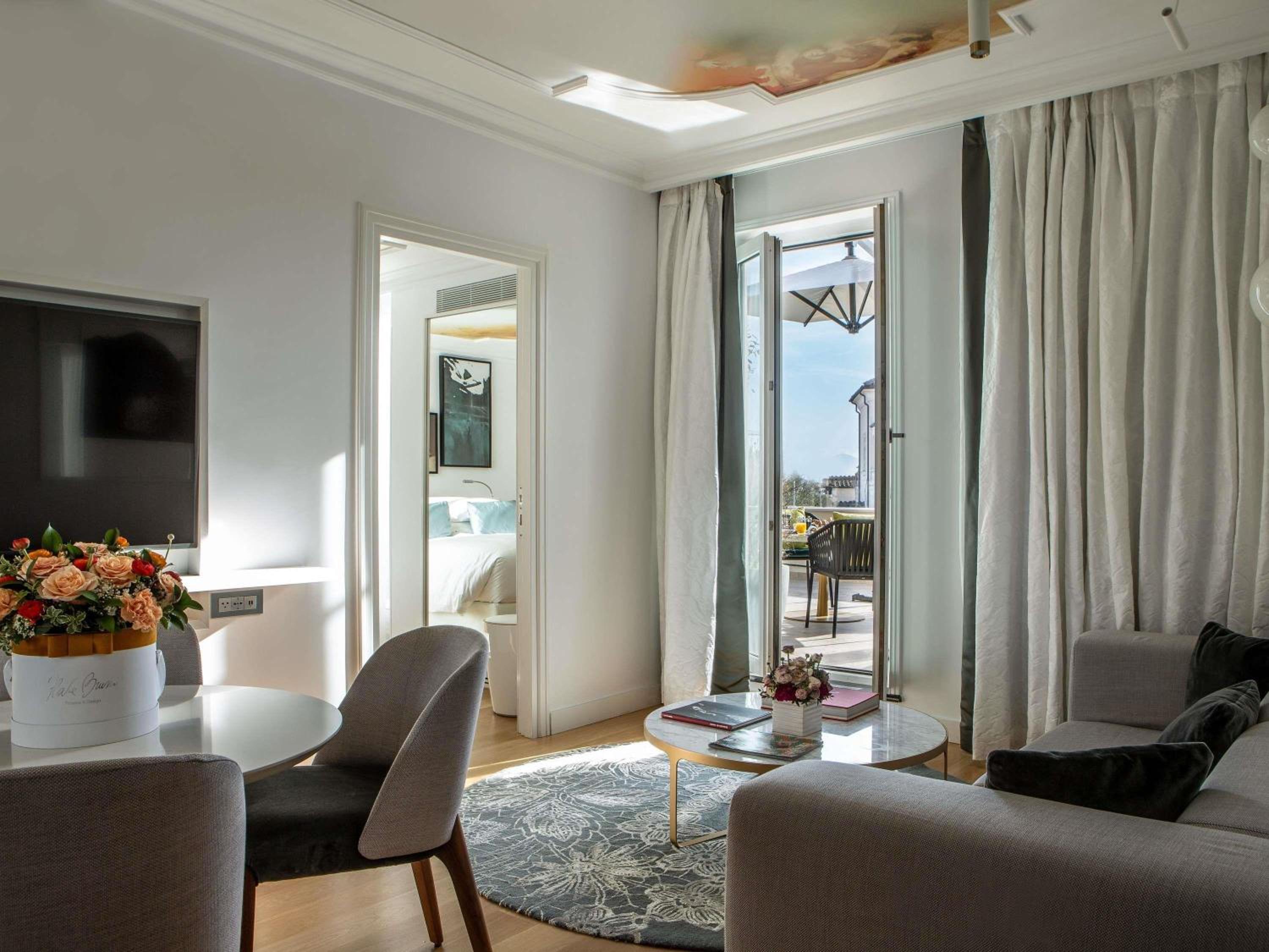 Suite with Spa Bath and Panoramic Terrace thumbnail 5