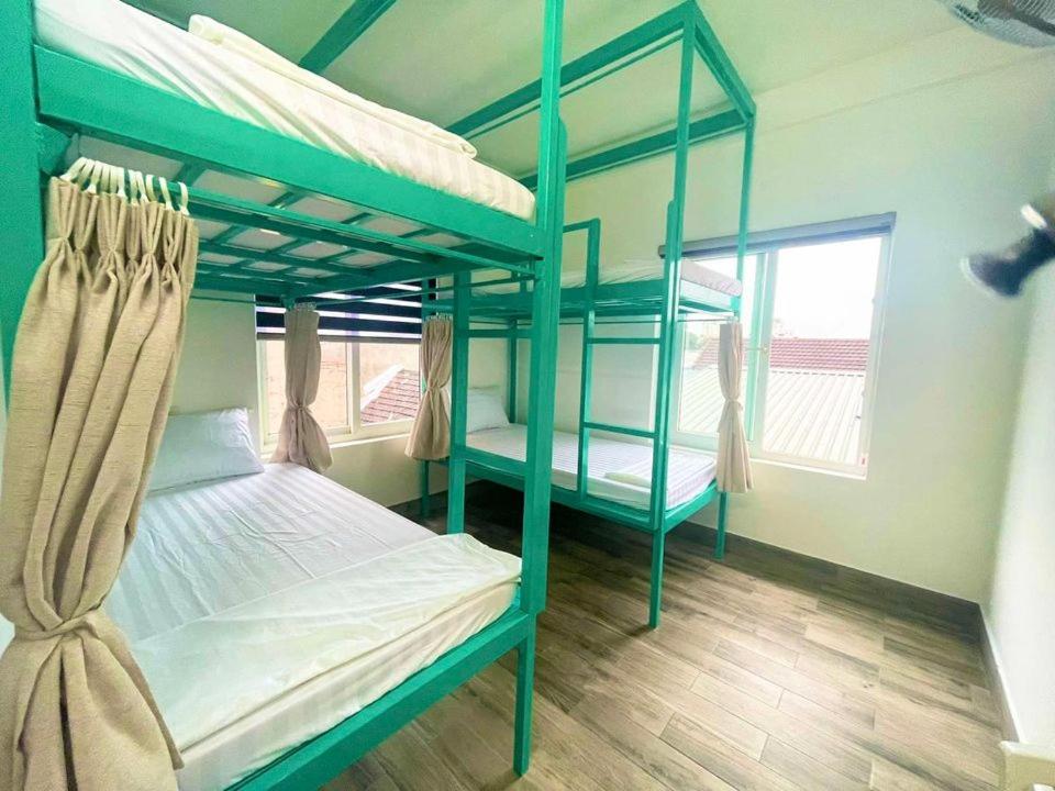 Bed in 4-Bed Female Dormitory Room photo 1