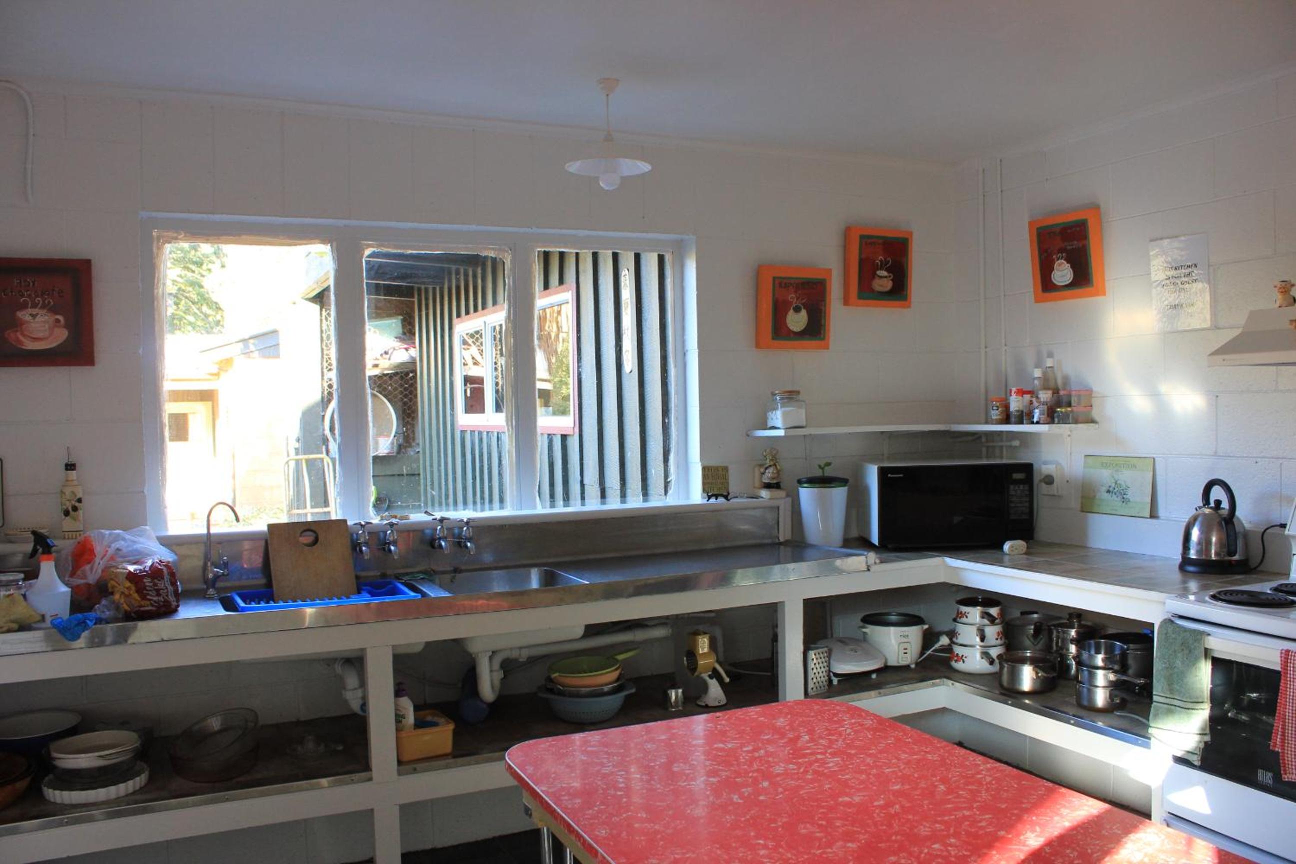 Family Room with Private Bathroom - Photo 3