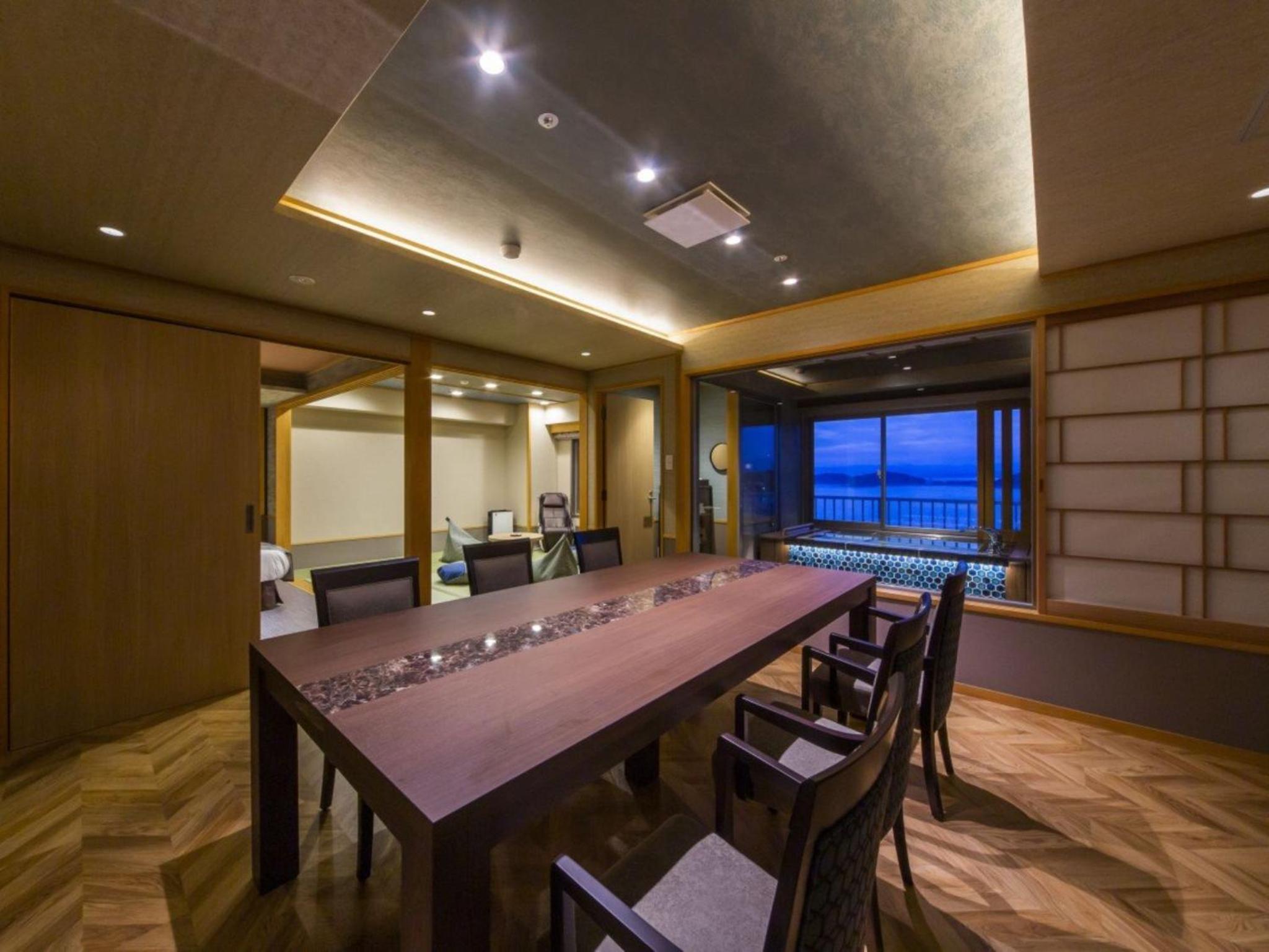Deluxe Twin Room with Sea View photo 3