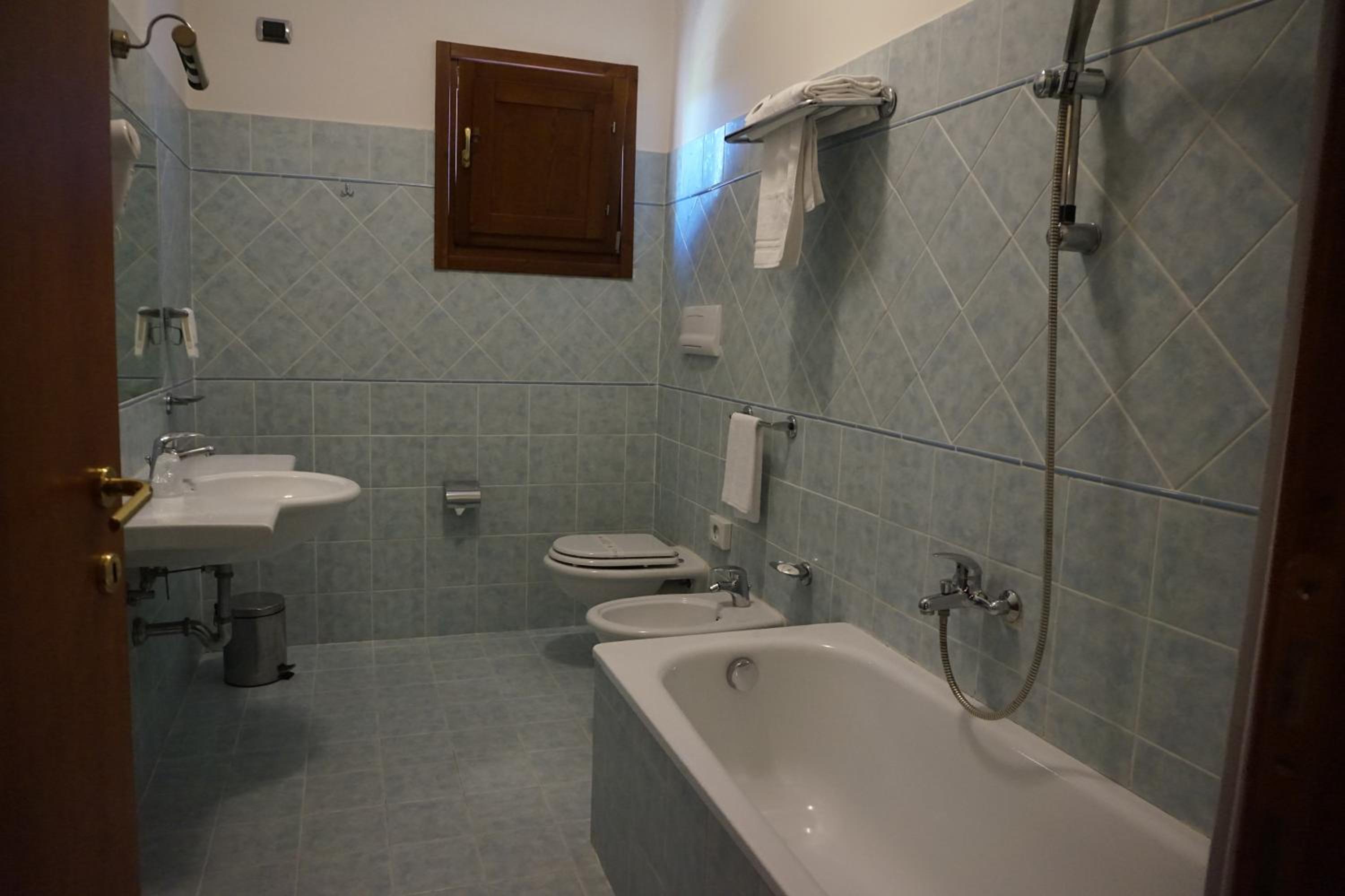 Triple Room - Photo 8