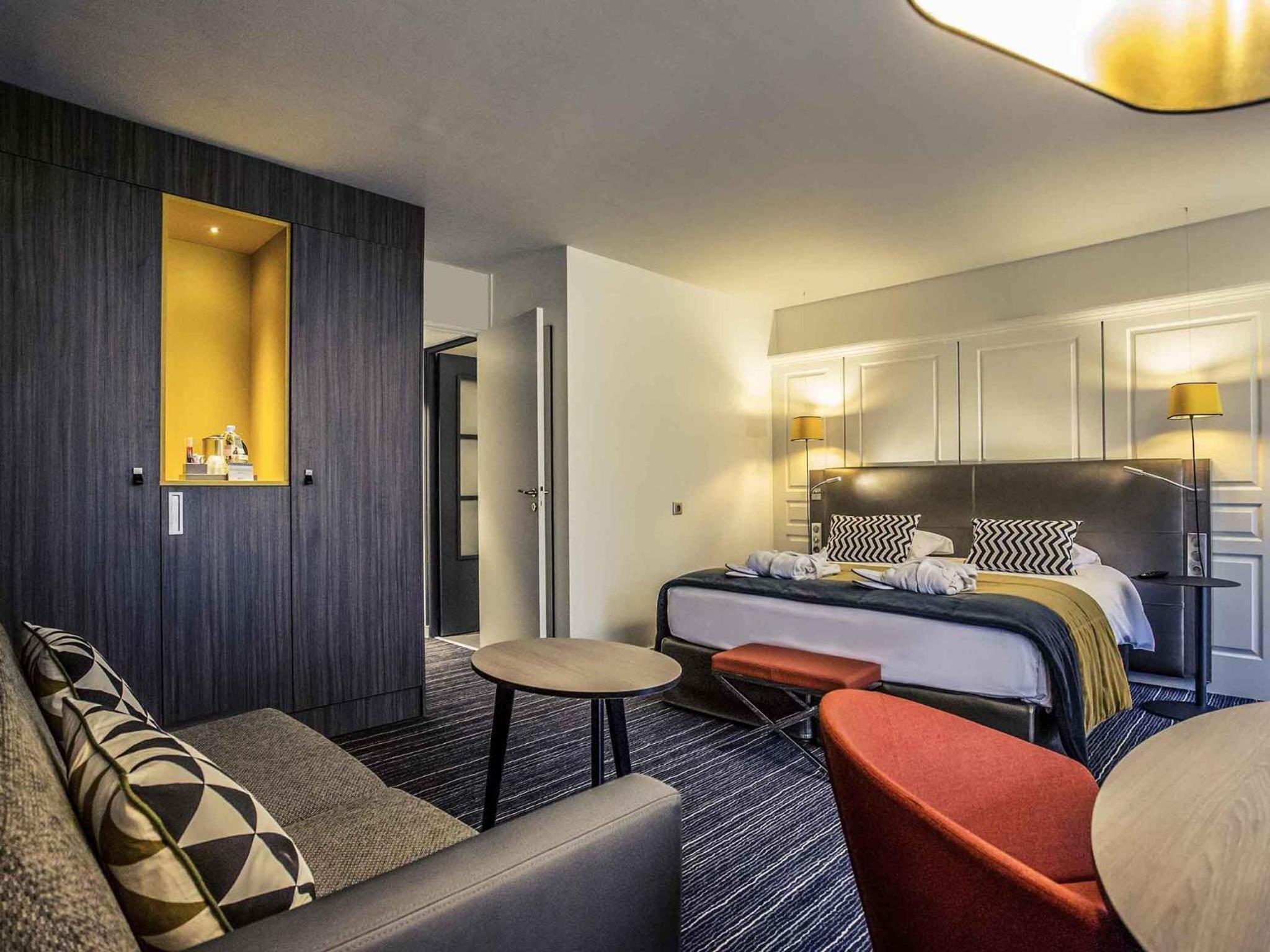 Privilege Room with One Double Bed and Sofa - Photo 1
