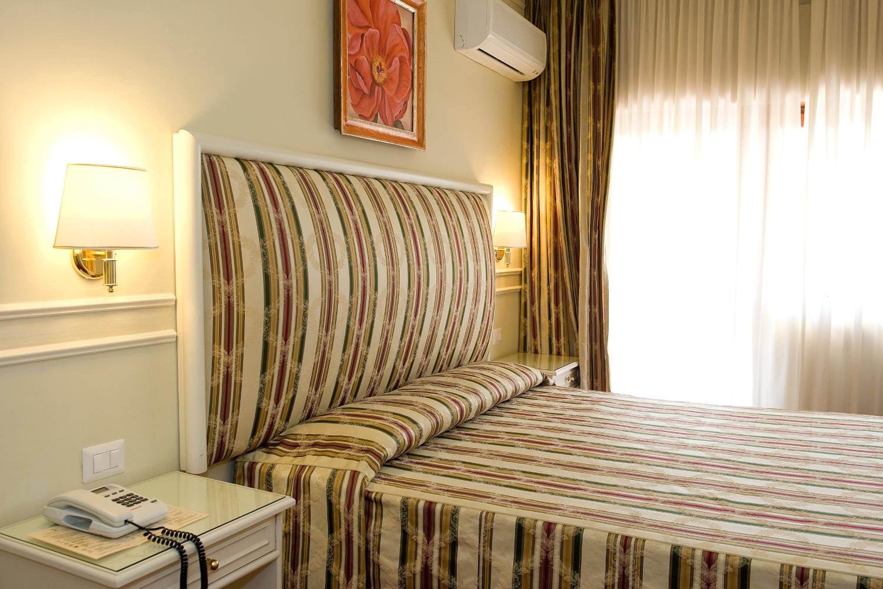 Double or Twin Room - Photo 6