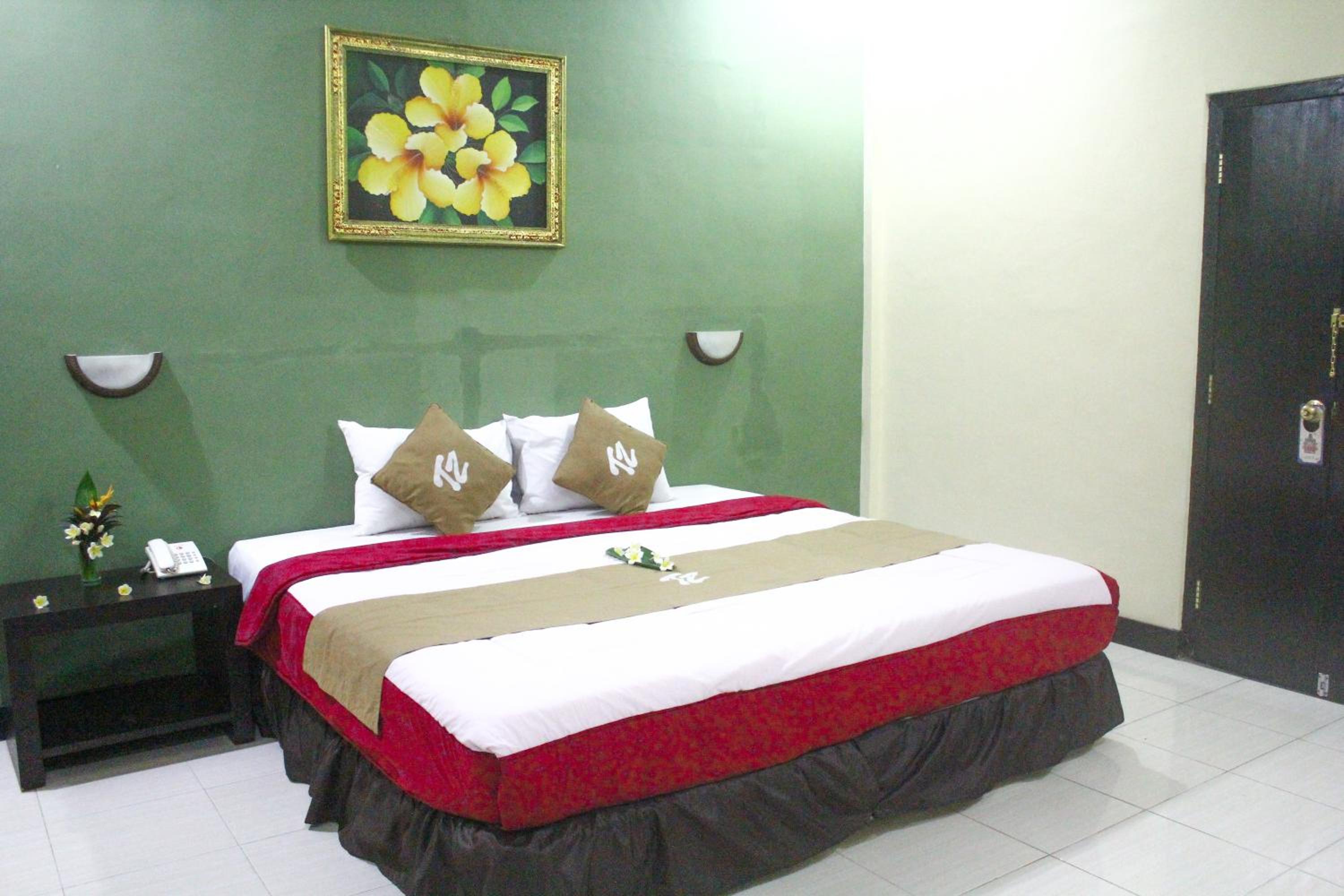 Deluxe King Room photo 2