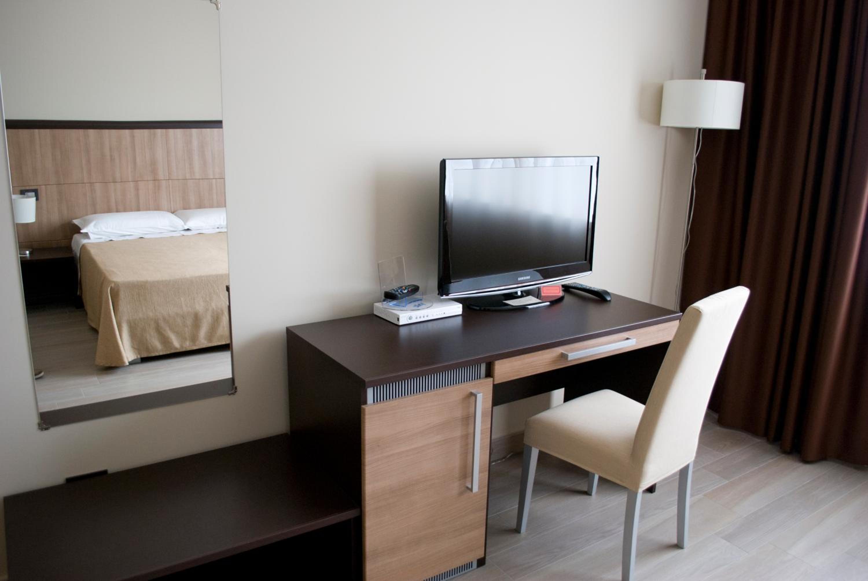 Deluxe Double or Twin Room photo 3