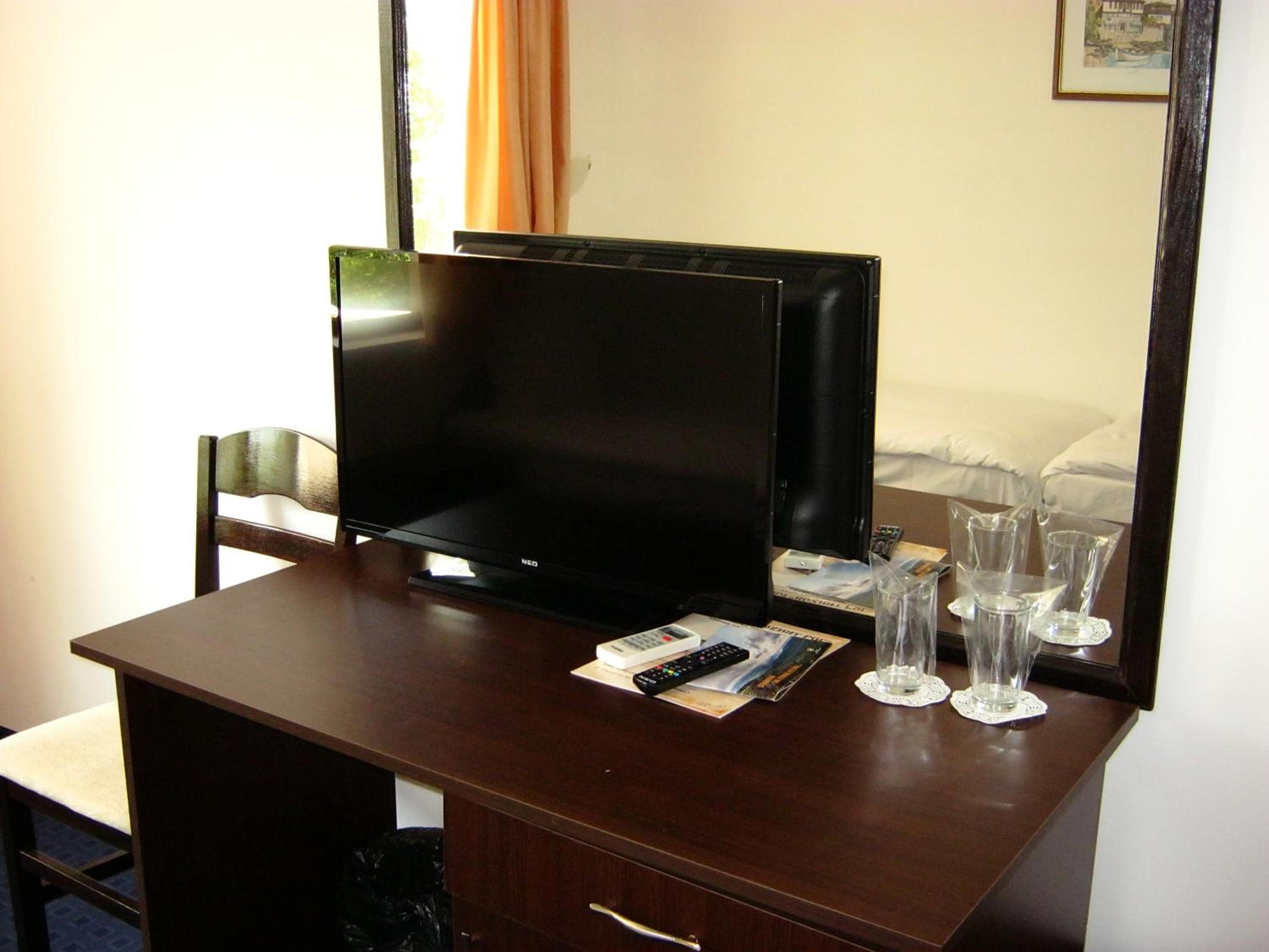 Twin Room with Bath photo 2