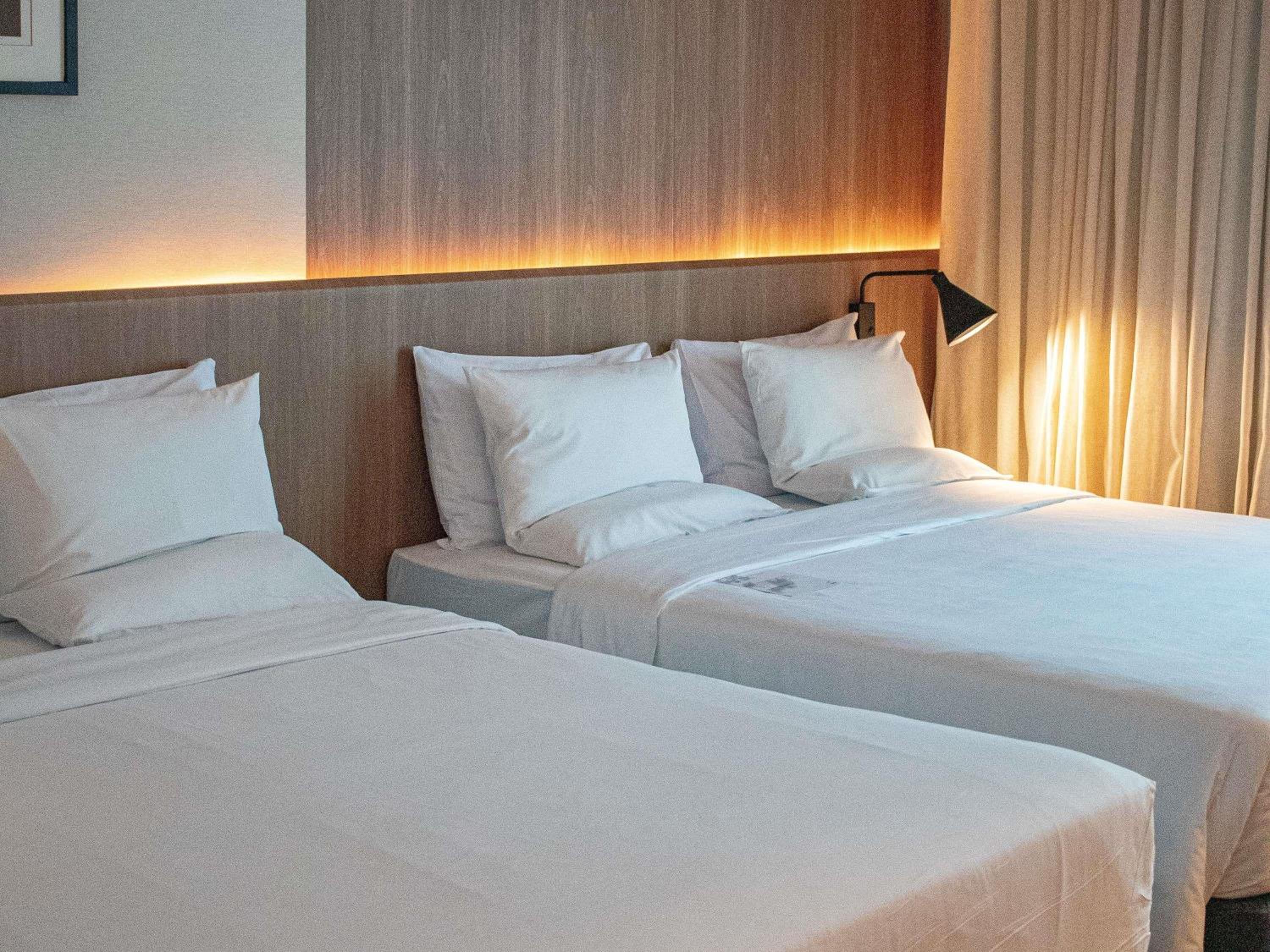 Standard Room with 2 Queen Beds - Photo 1