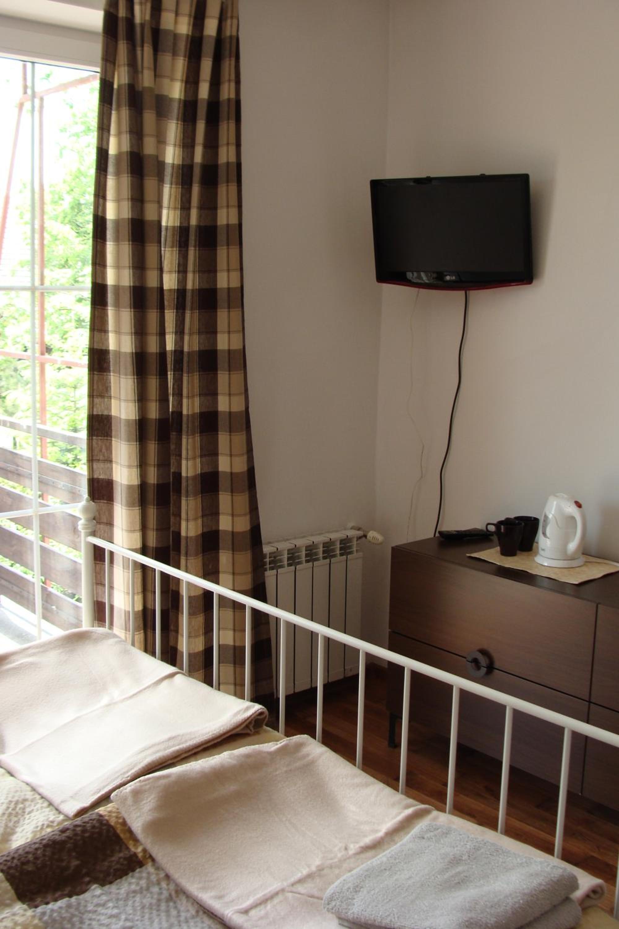 Double or Twin Room - Photo 8