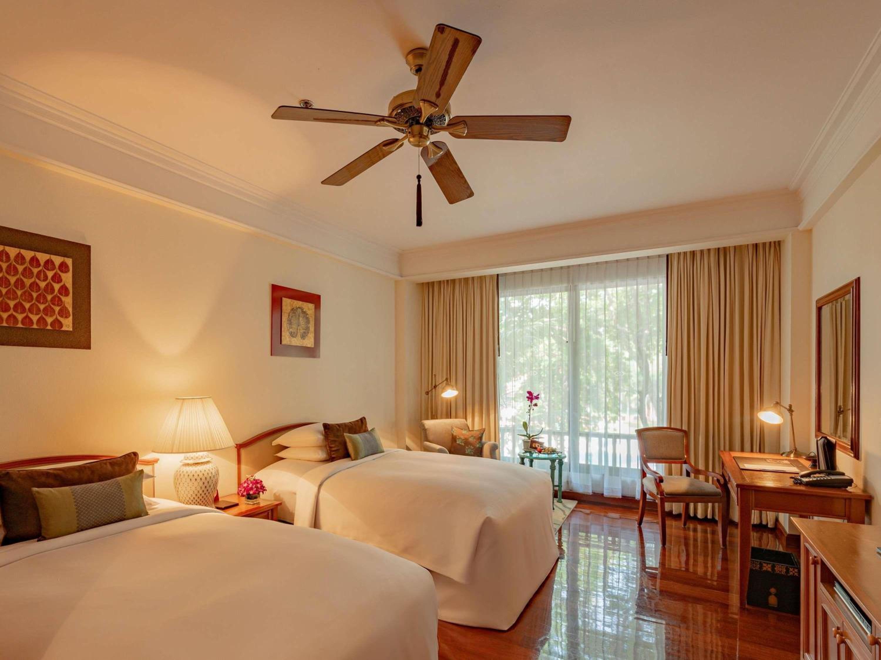 Superior Twin Room with Club Access - Photo 1
