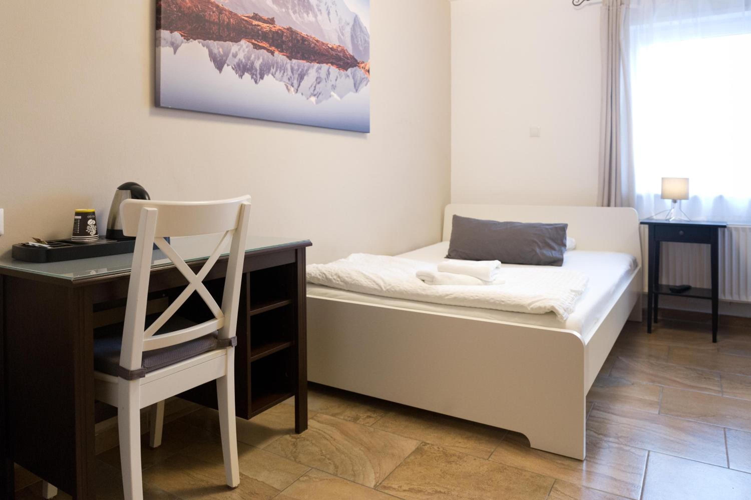 Budget Double Room photo 2