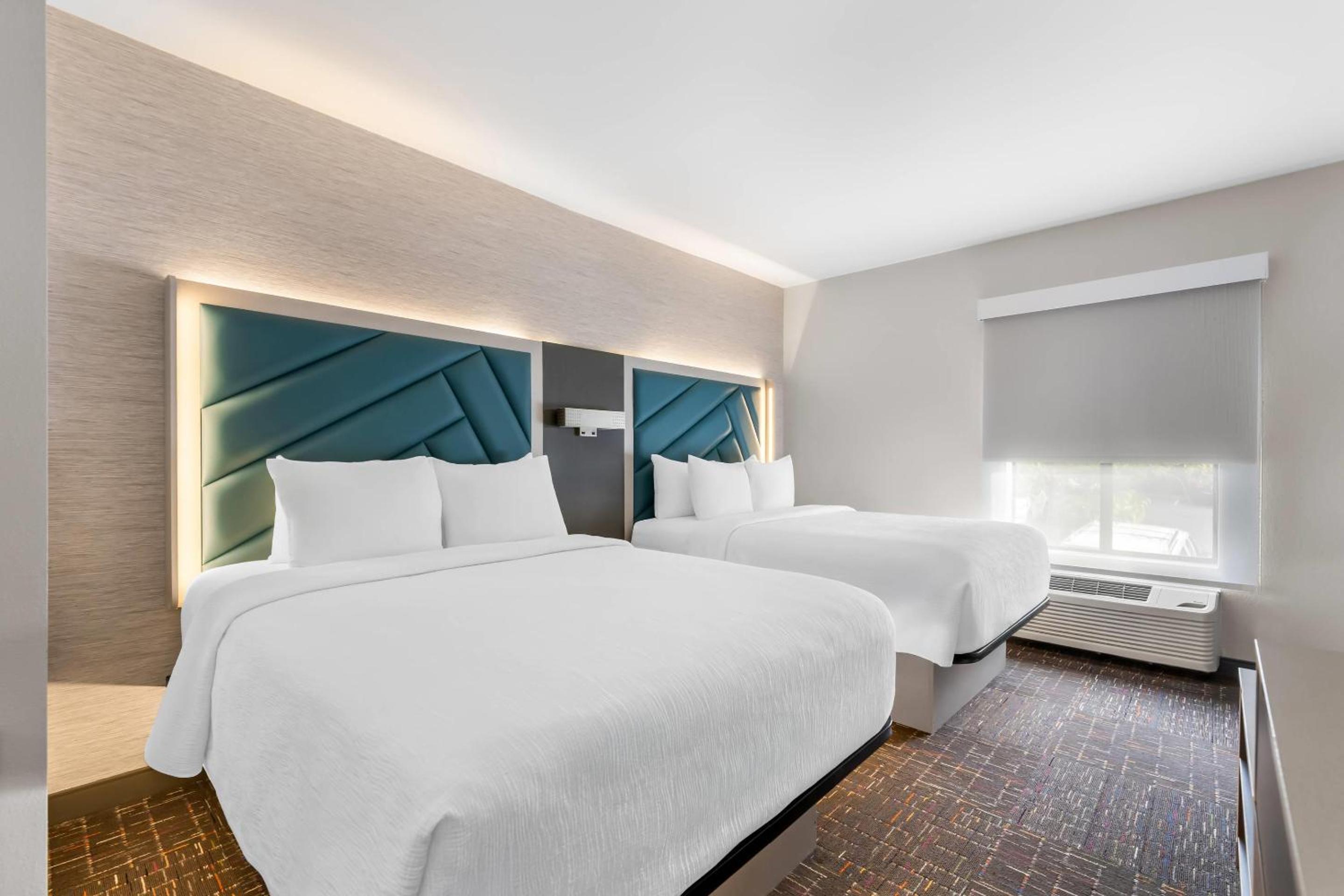 Two Queen Suite with Sofabed - Photo 1