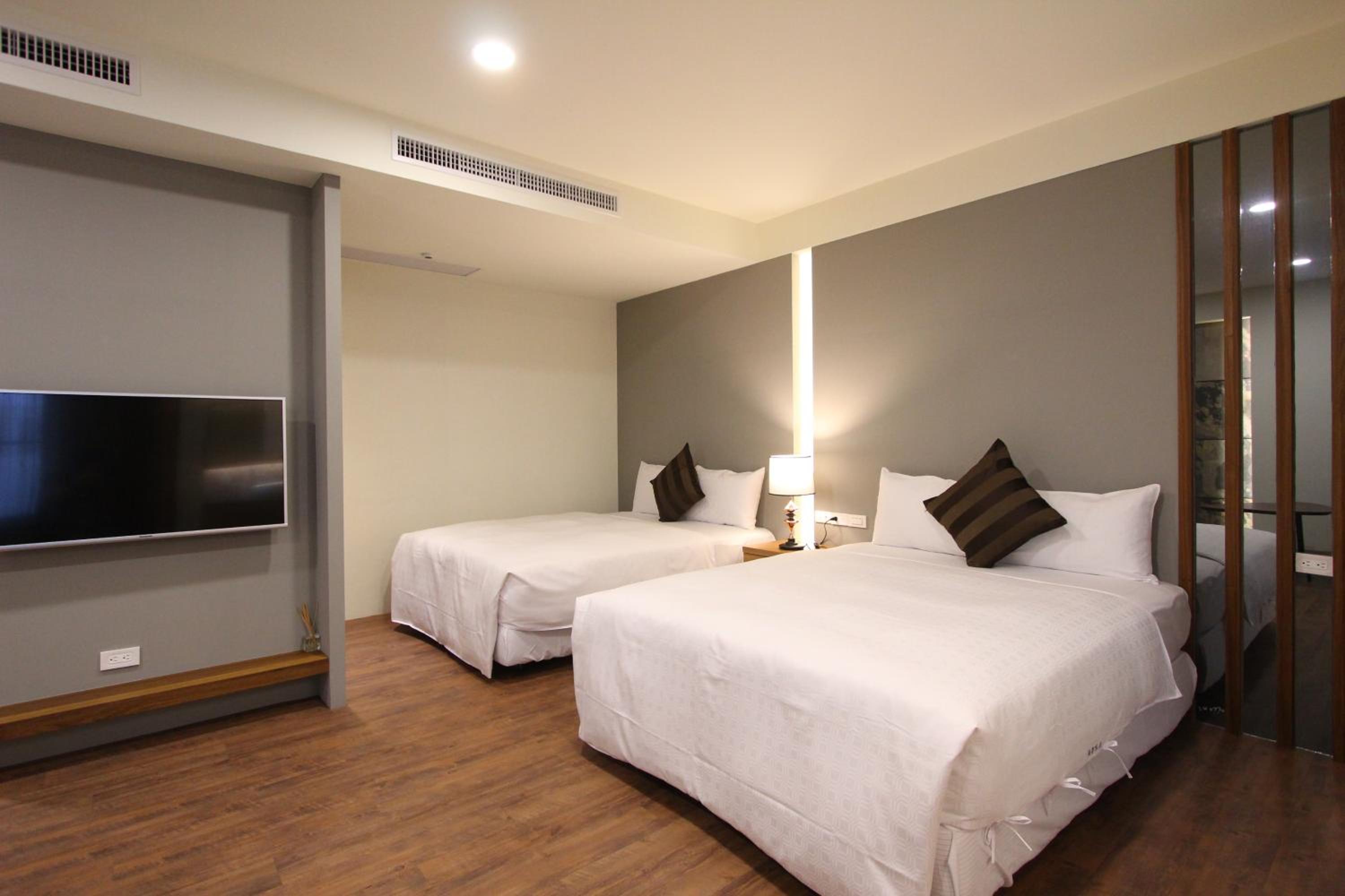 Superior Quadruple Room photo 2