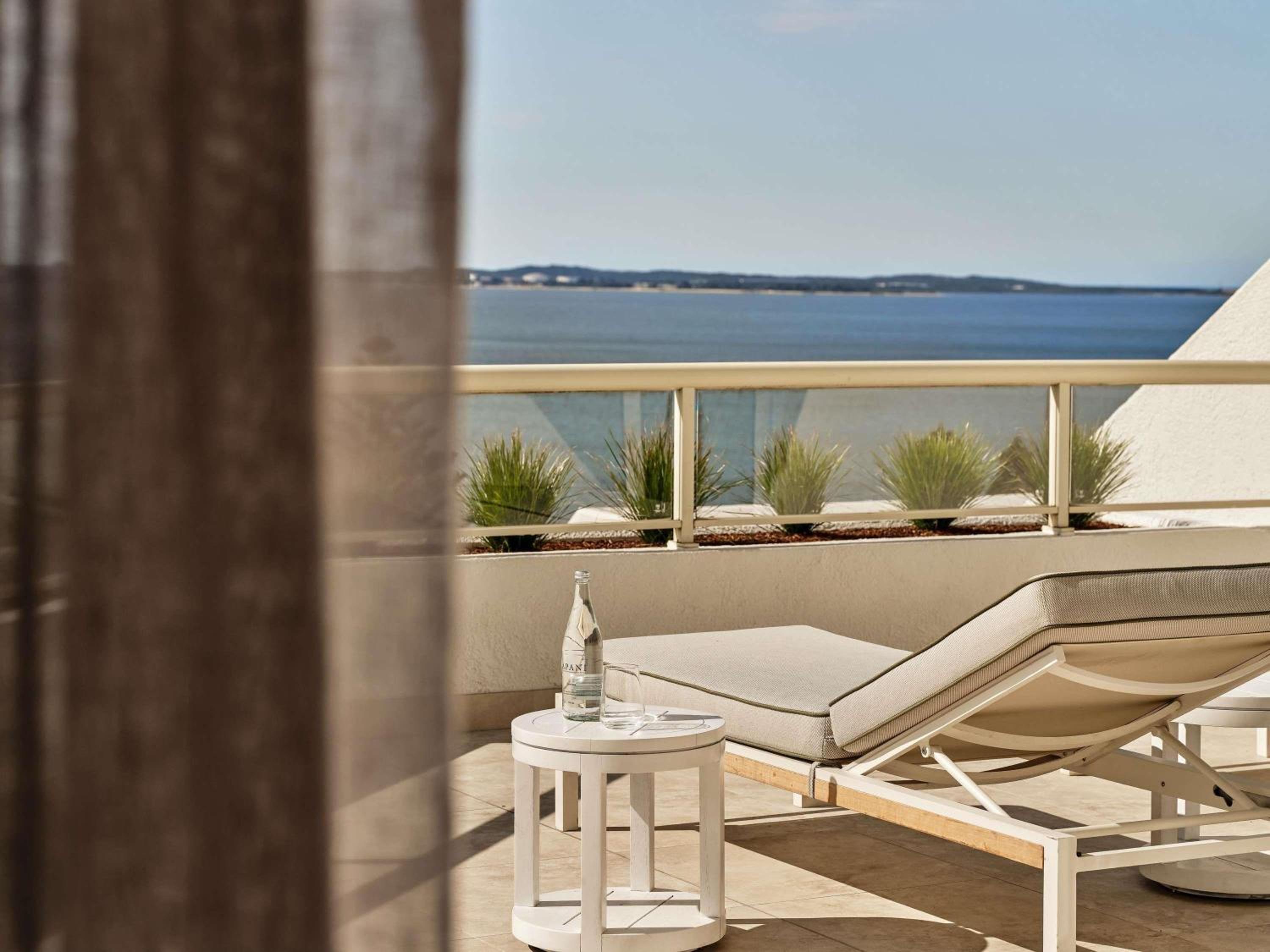 Terrace King Suite with Bay View