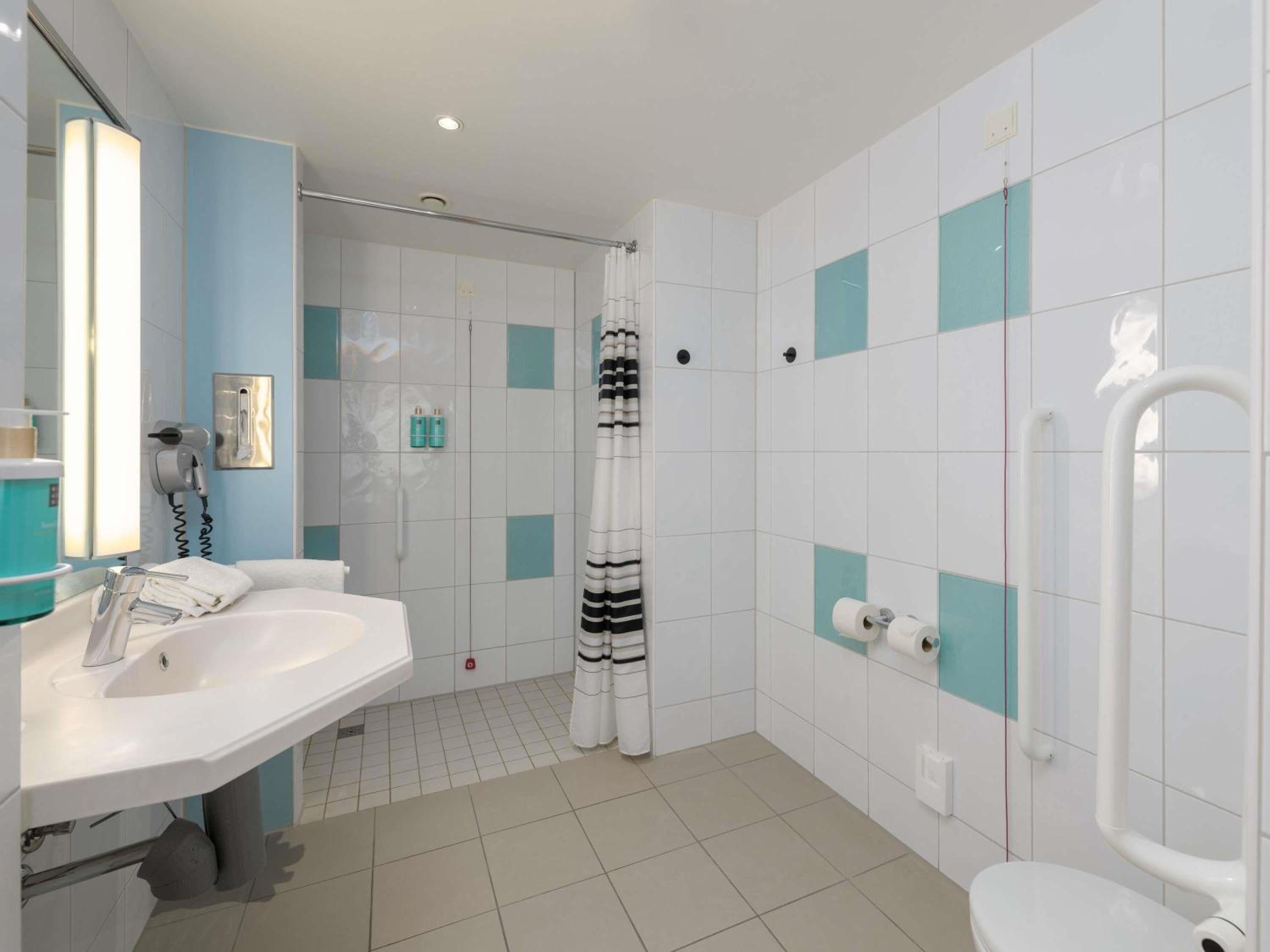 Standard Room - Photo 8