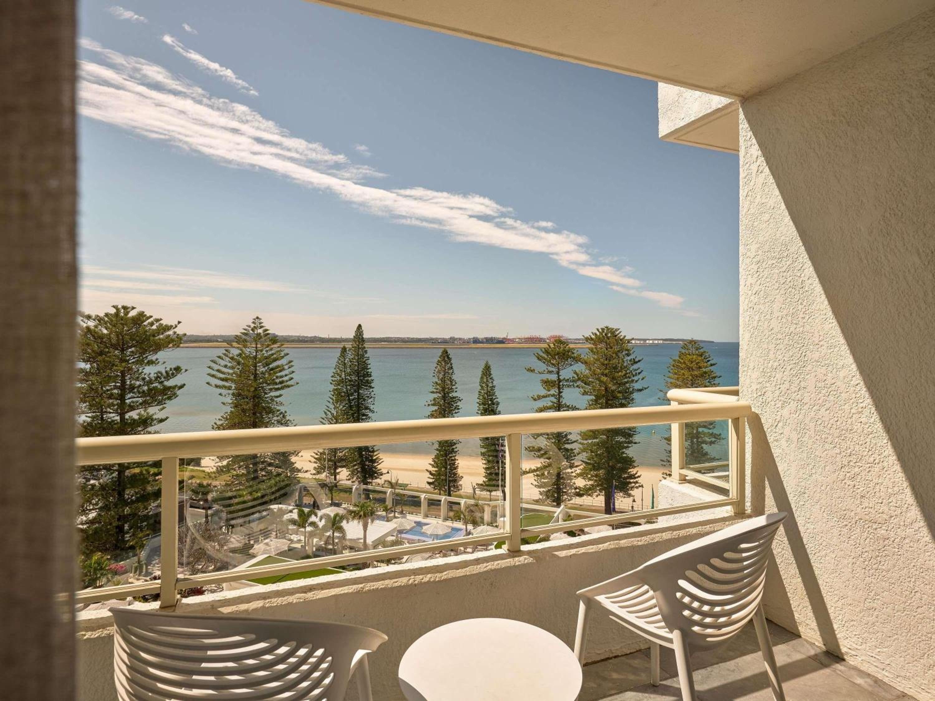Junior Suite with Two Queen Beds, Bath and Bay View thumbnail 5