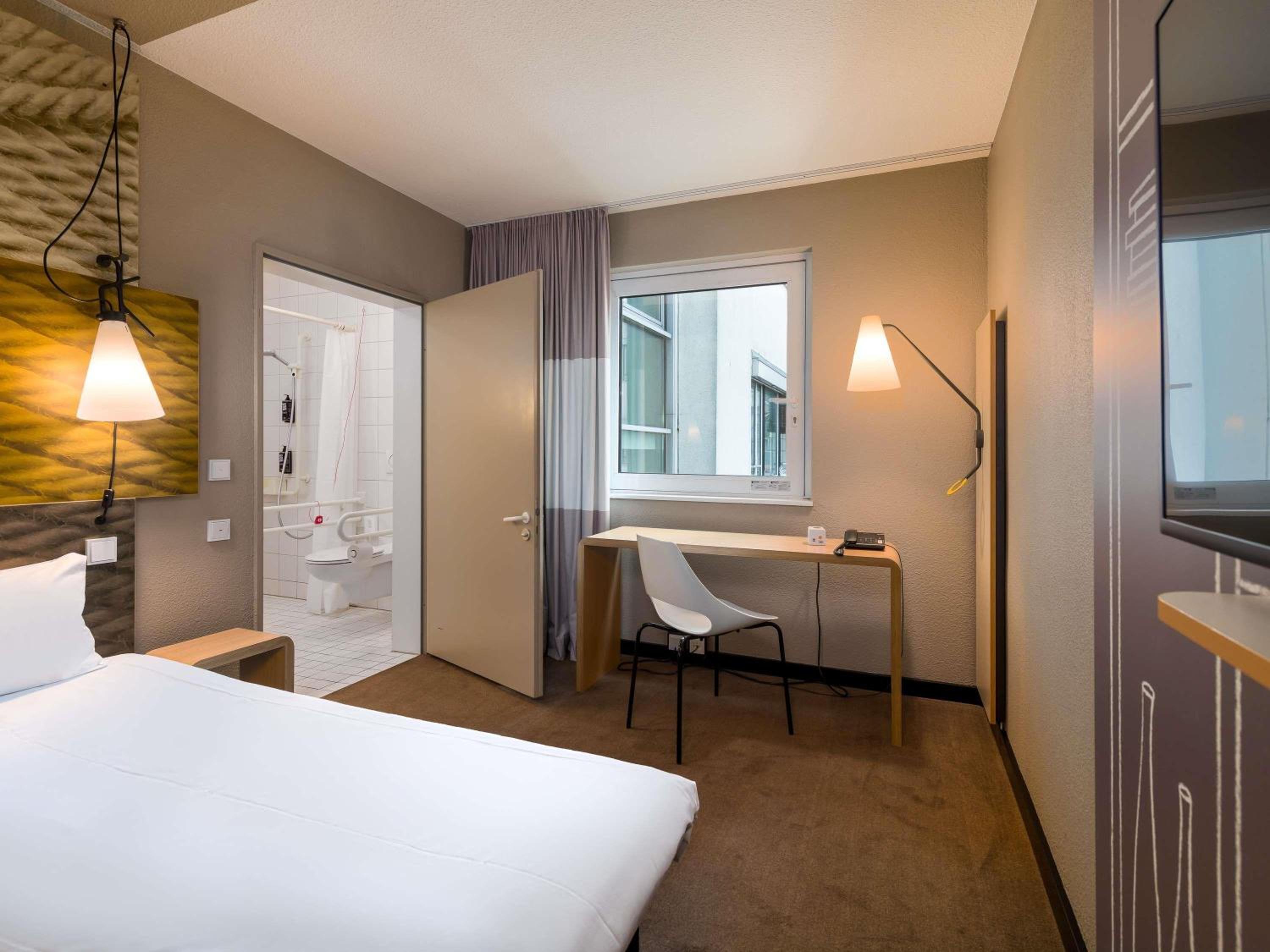 Accessible Twin Room - Photo 1