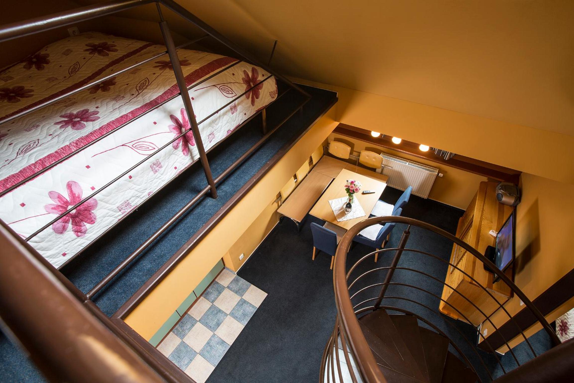 Duplex Apartment (6 Adults) - Photo 6