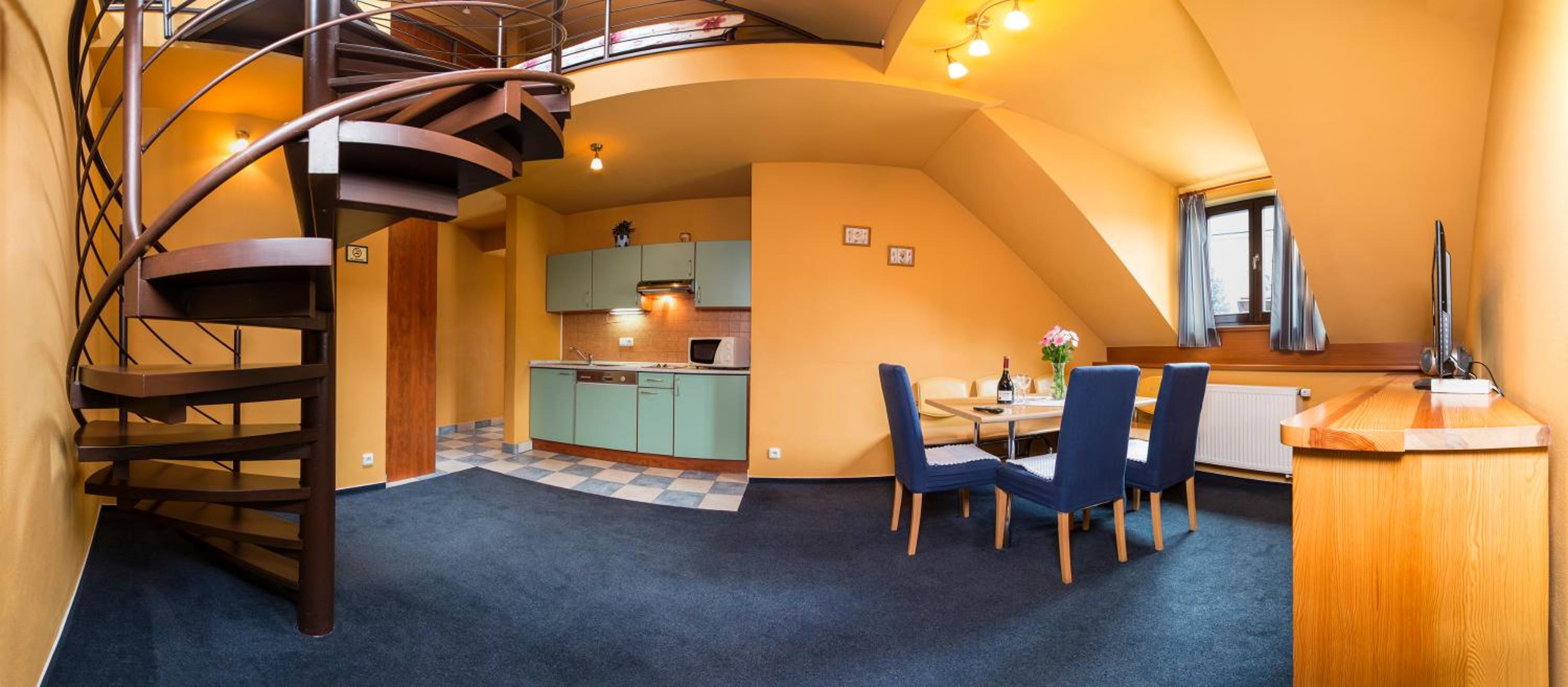 Duplex Apartment (6 Adults) - Photo 8
