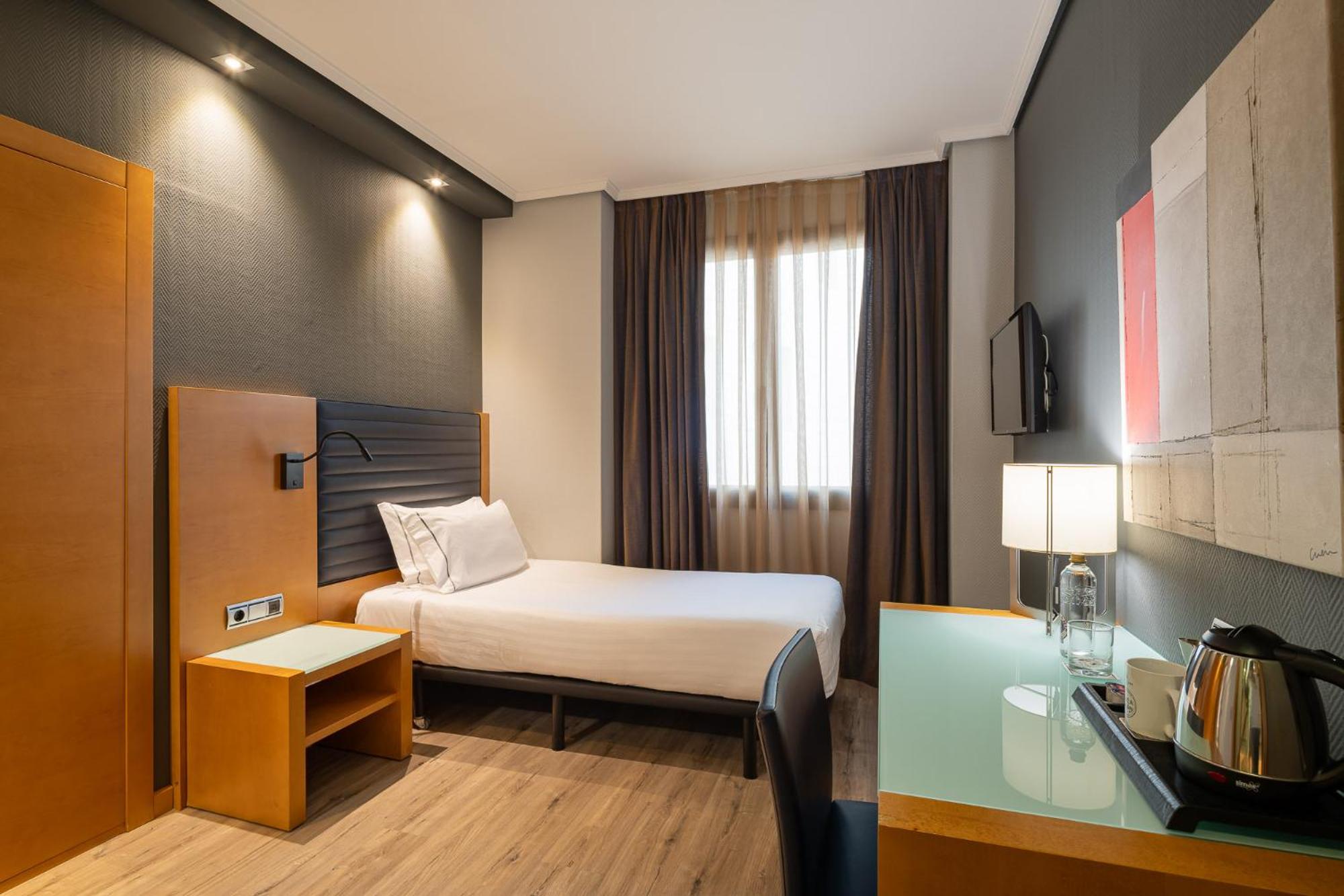 Single Room photo 2