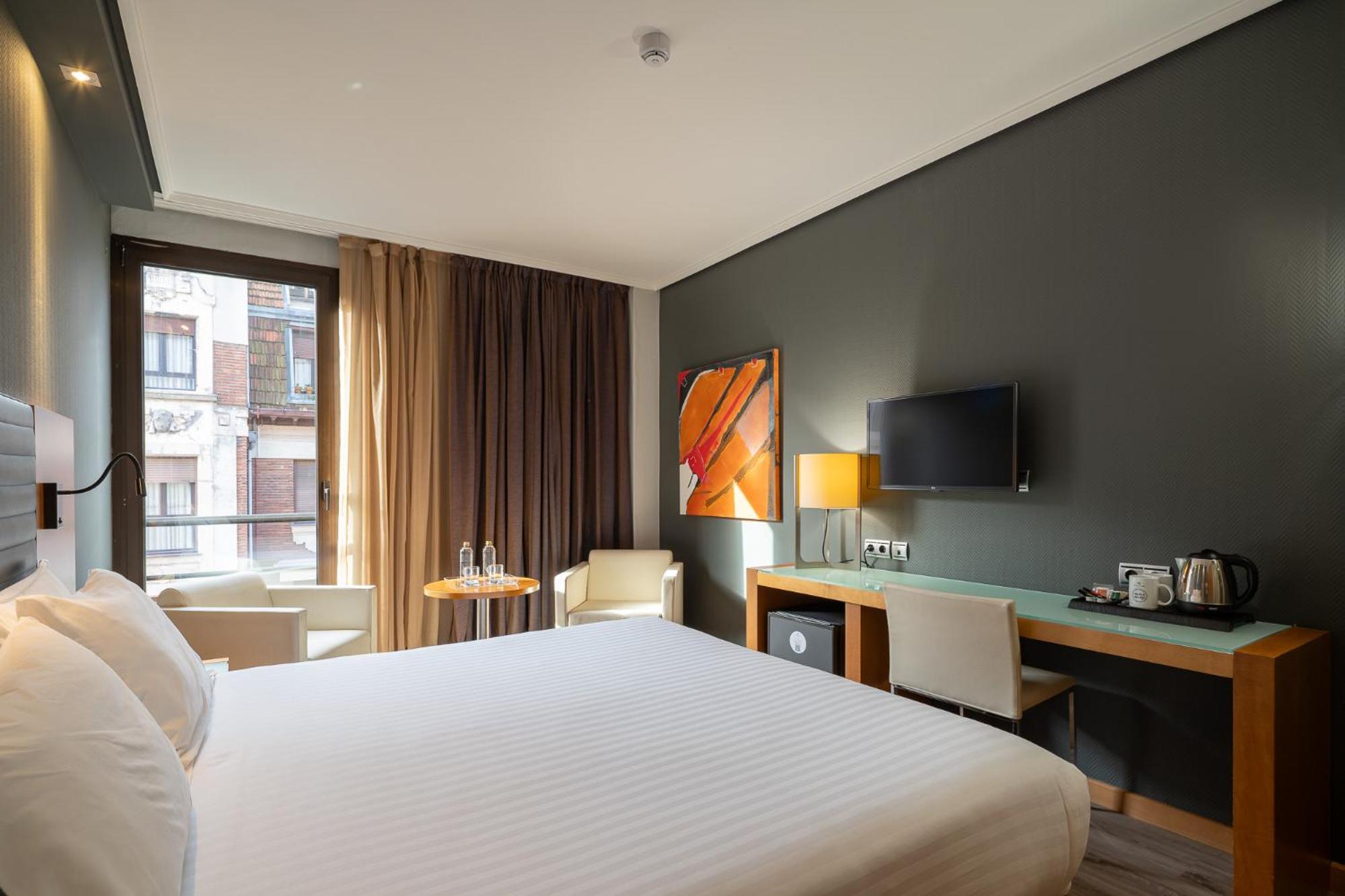 Double or Twin Room - Photo 2