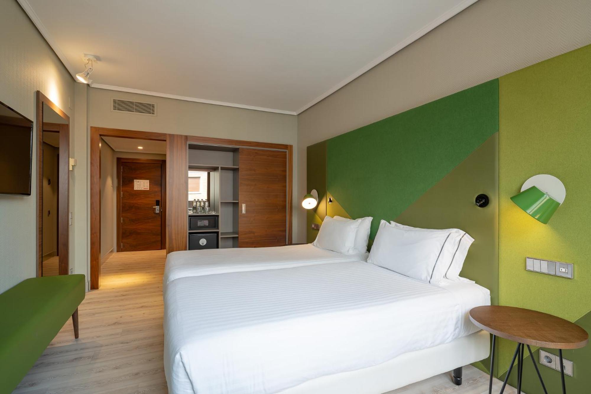 Double or Twin Room - Photo 4
