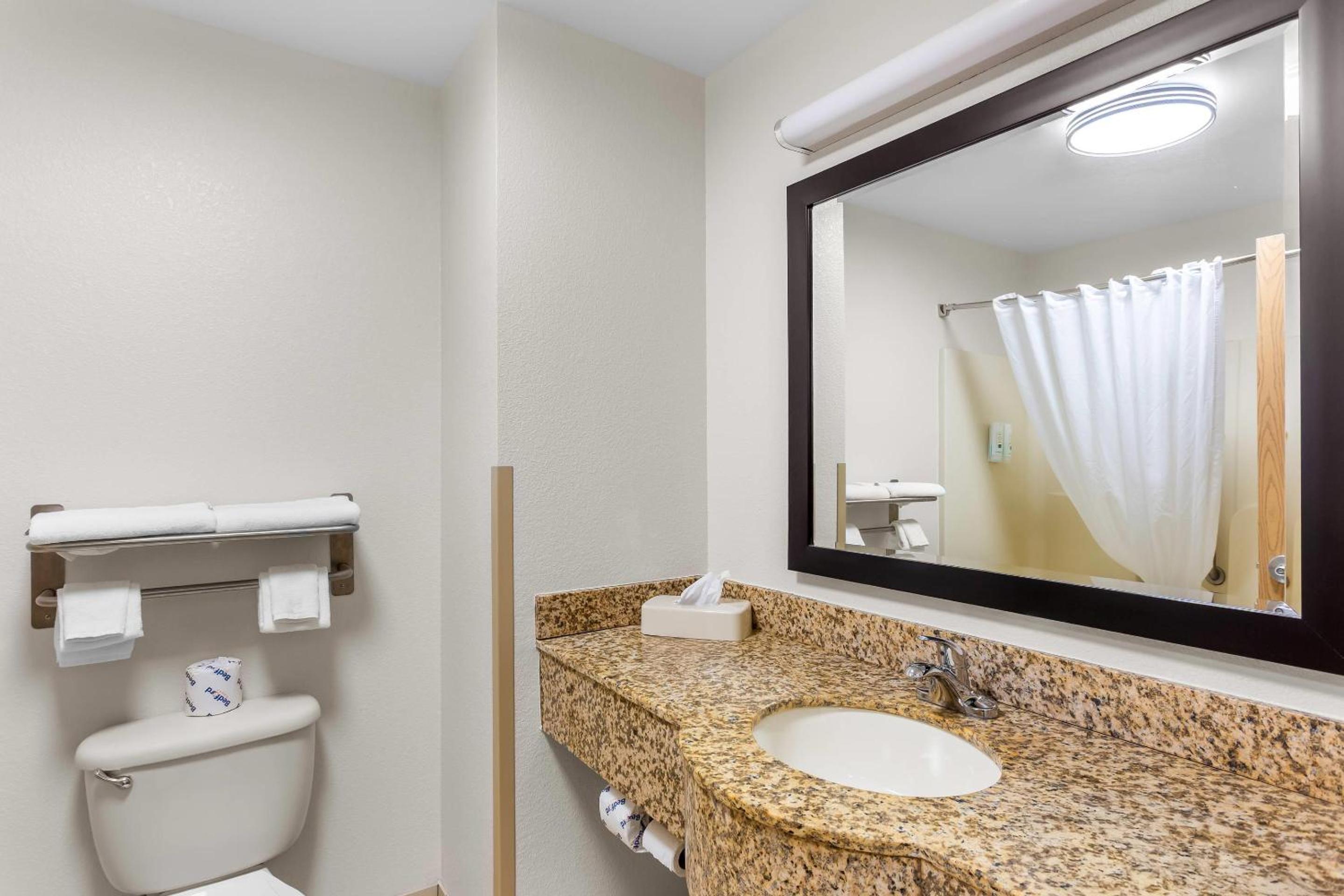King Room - Accessible/Non-Smoking - Photo 4