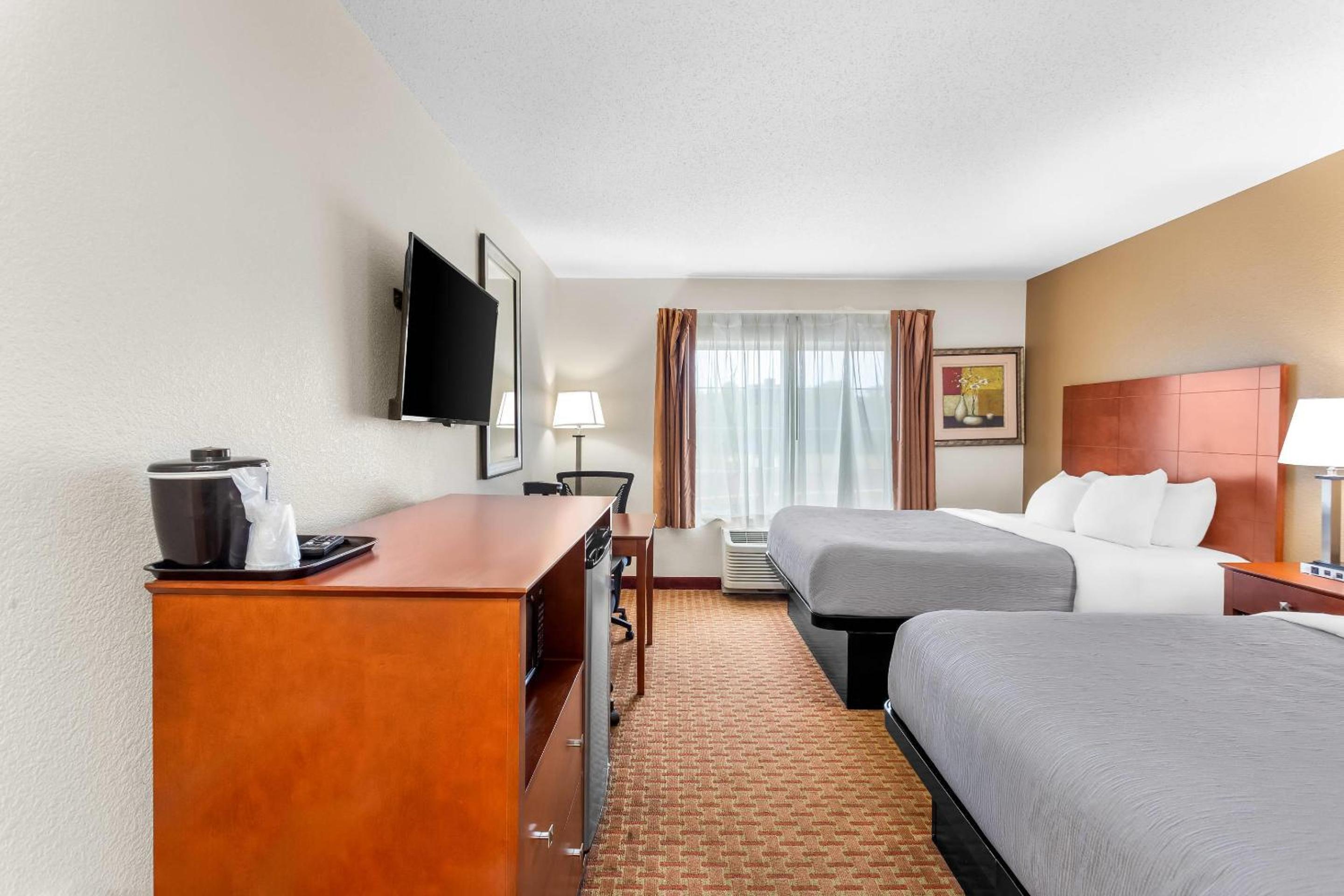 Queen Room with Two Queen Beds - Accessible/Non-Smoking  - Photo 1