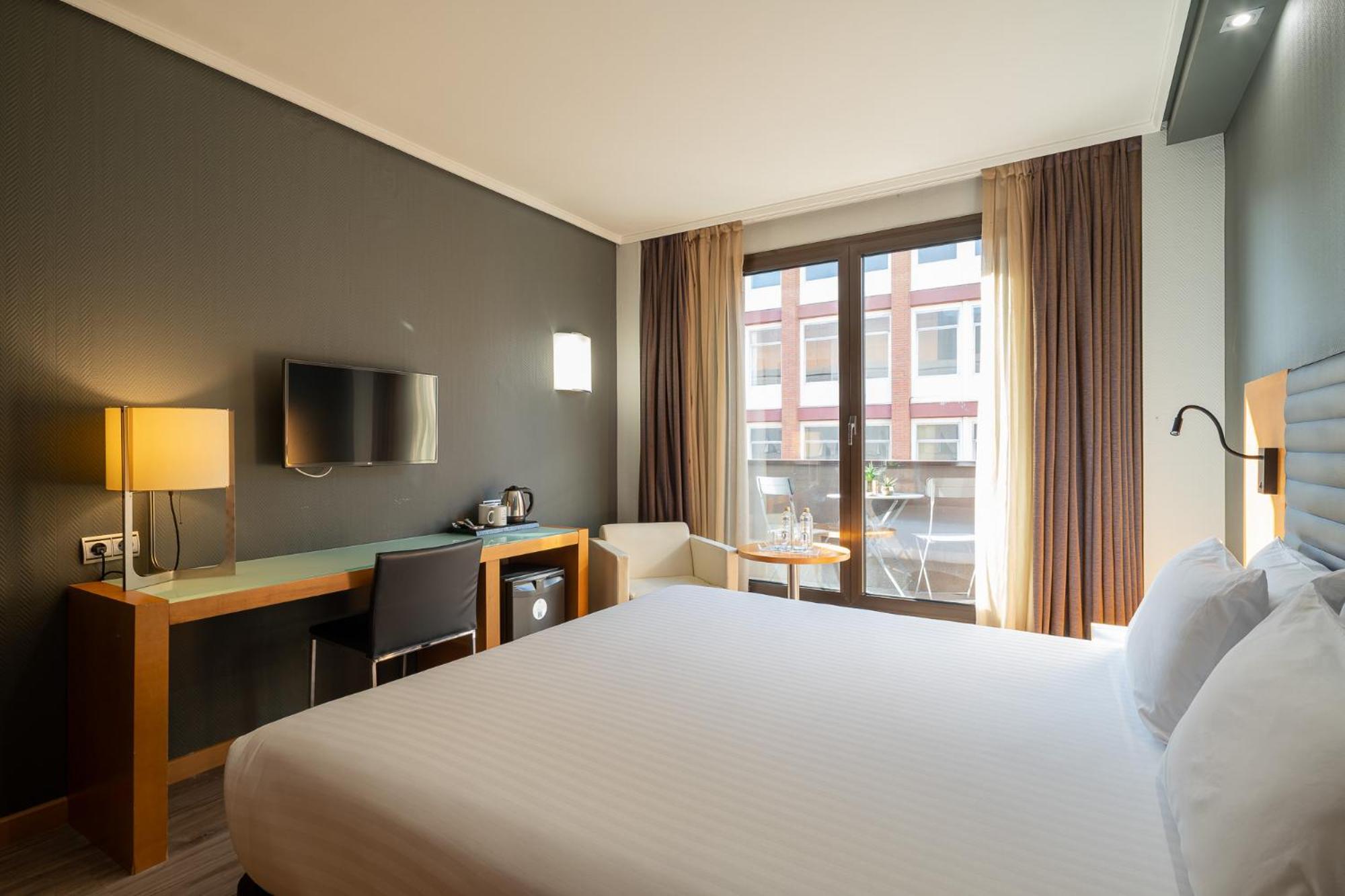 Double or Twin Room with Terrace - Photo 1