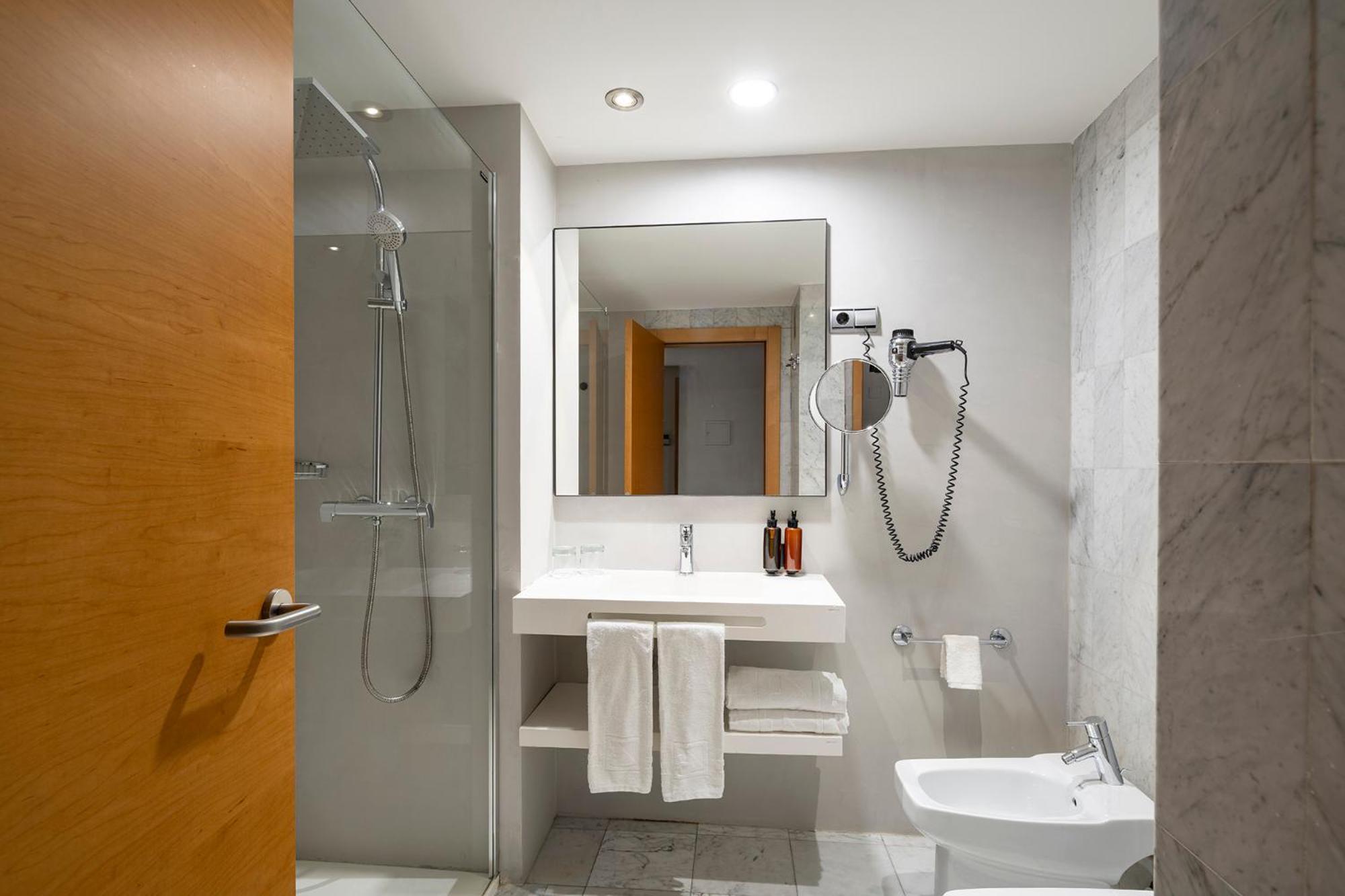 Double or Twin Room with Terrace - Photo 3