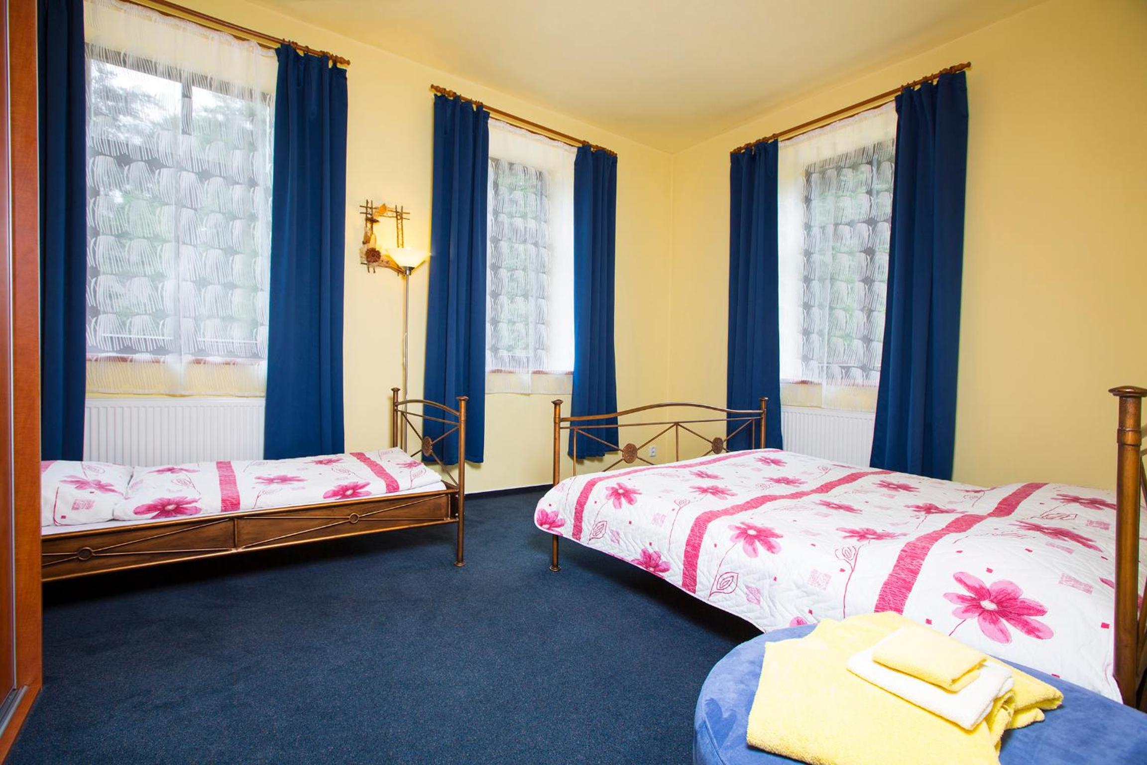 One-Bedroom Apartment - Photo 1