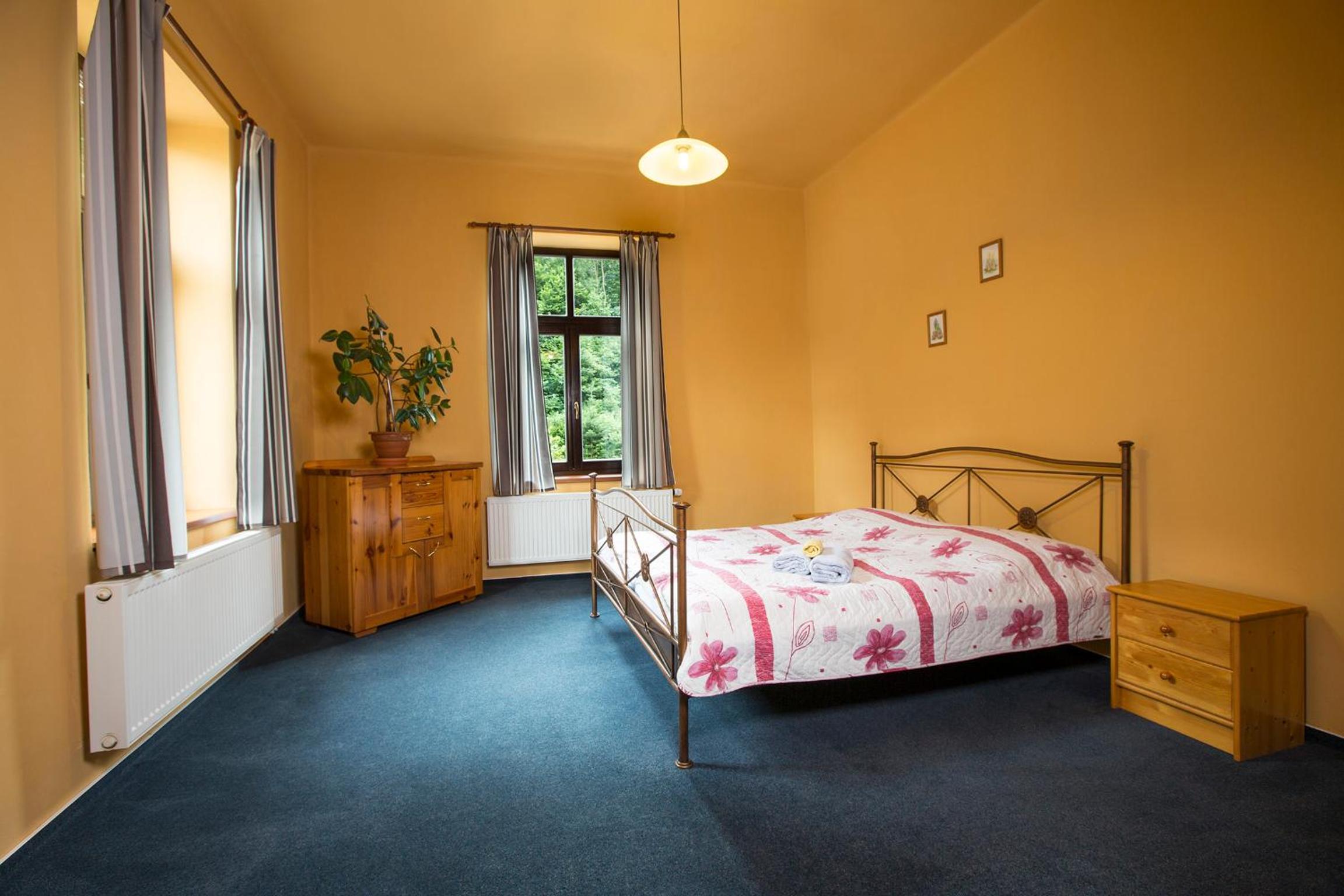 Two-Bedroom Apartment - Photo 3