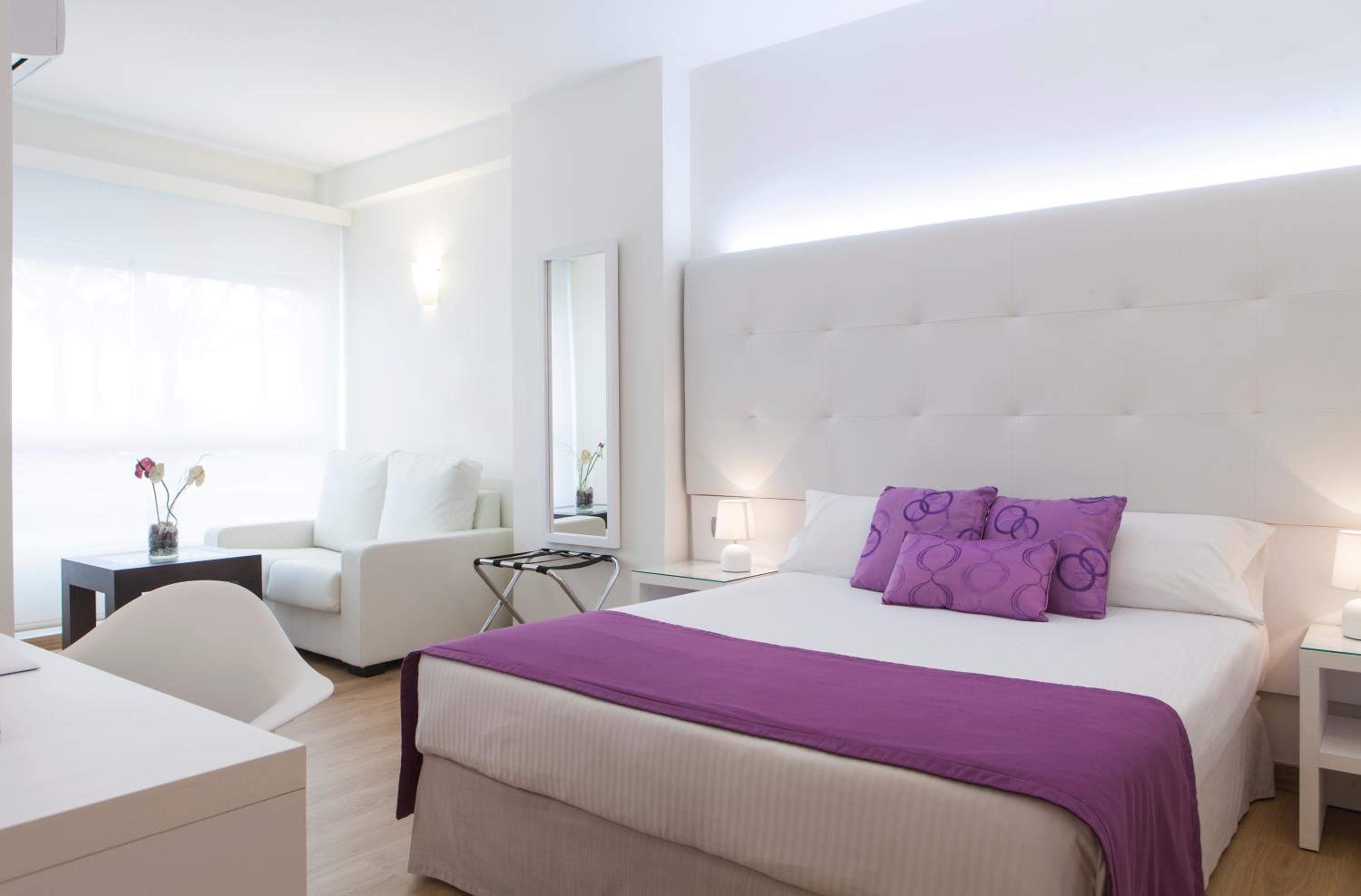 Superior Double or Twin Room with Sea View (2 adults + 1 child) photo 3