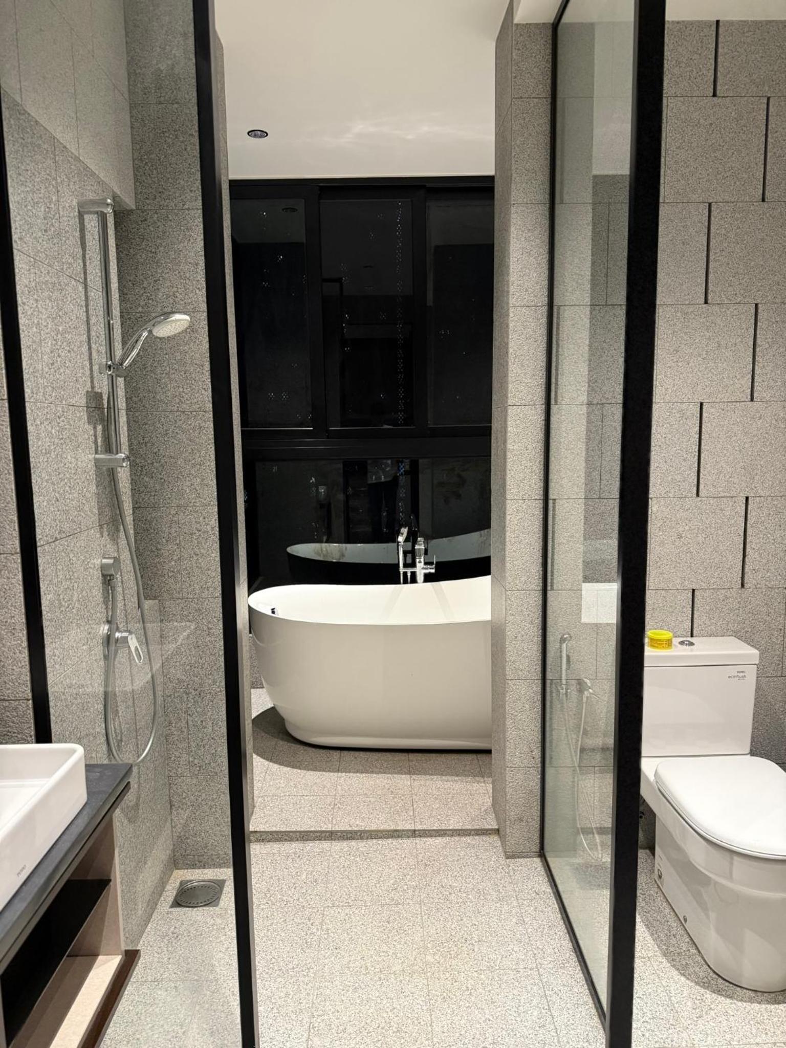 Studio with Spa Bath
