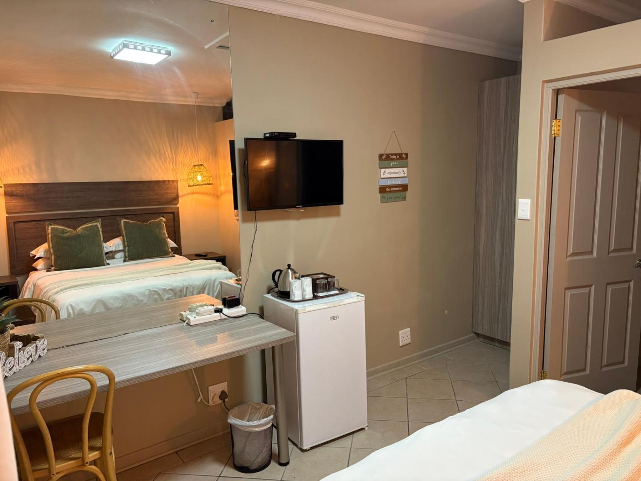Deluxe Queen Room photo 2