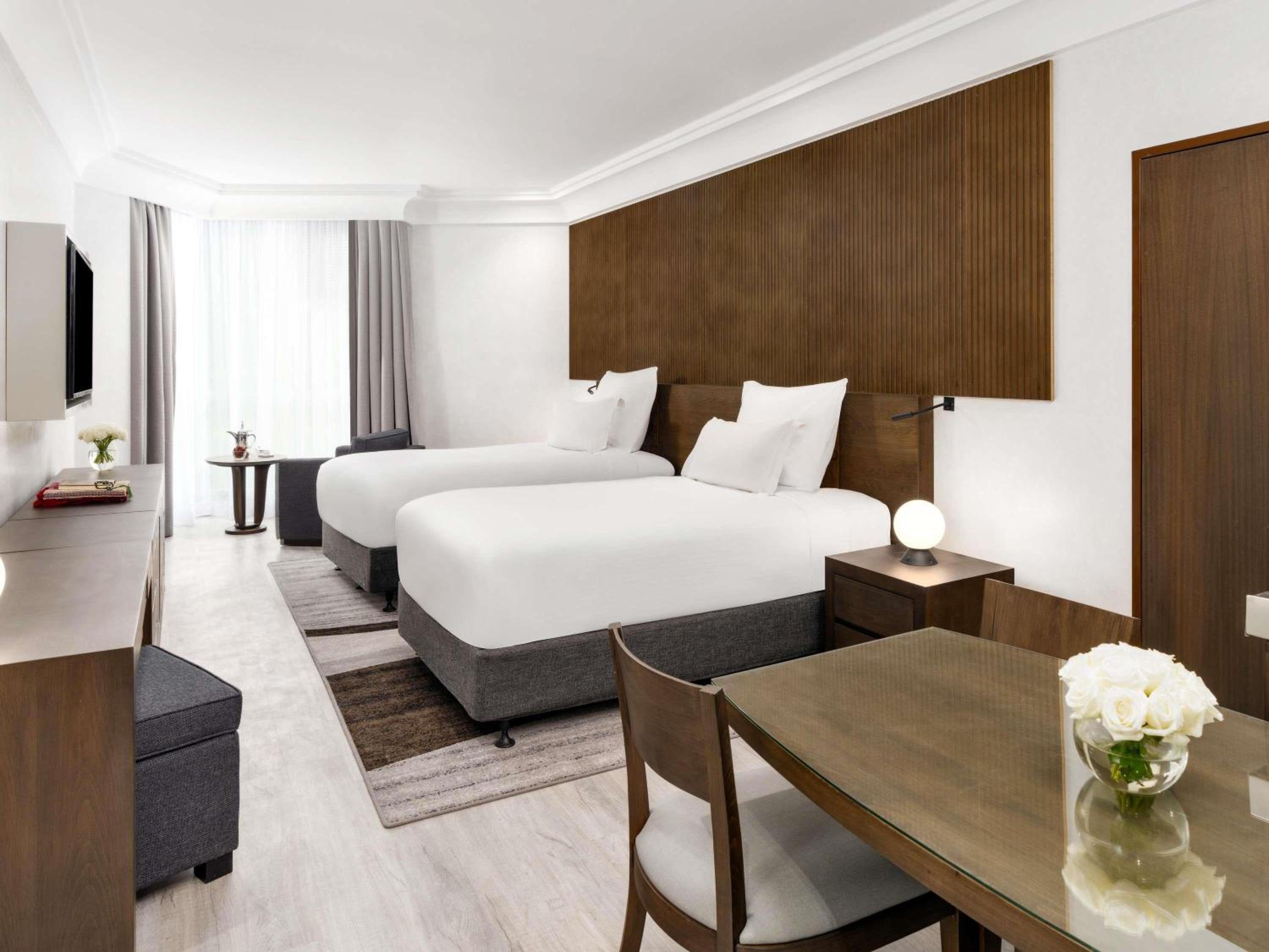 Deluxe Twin Room with Two Single Beds and Partial Kaaba View - Photo 1