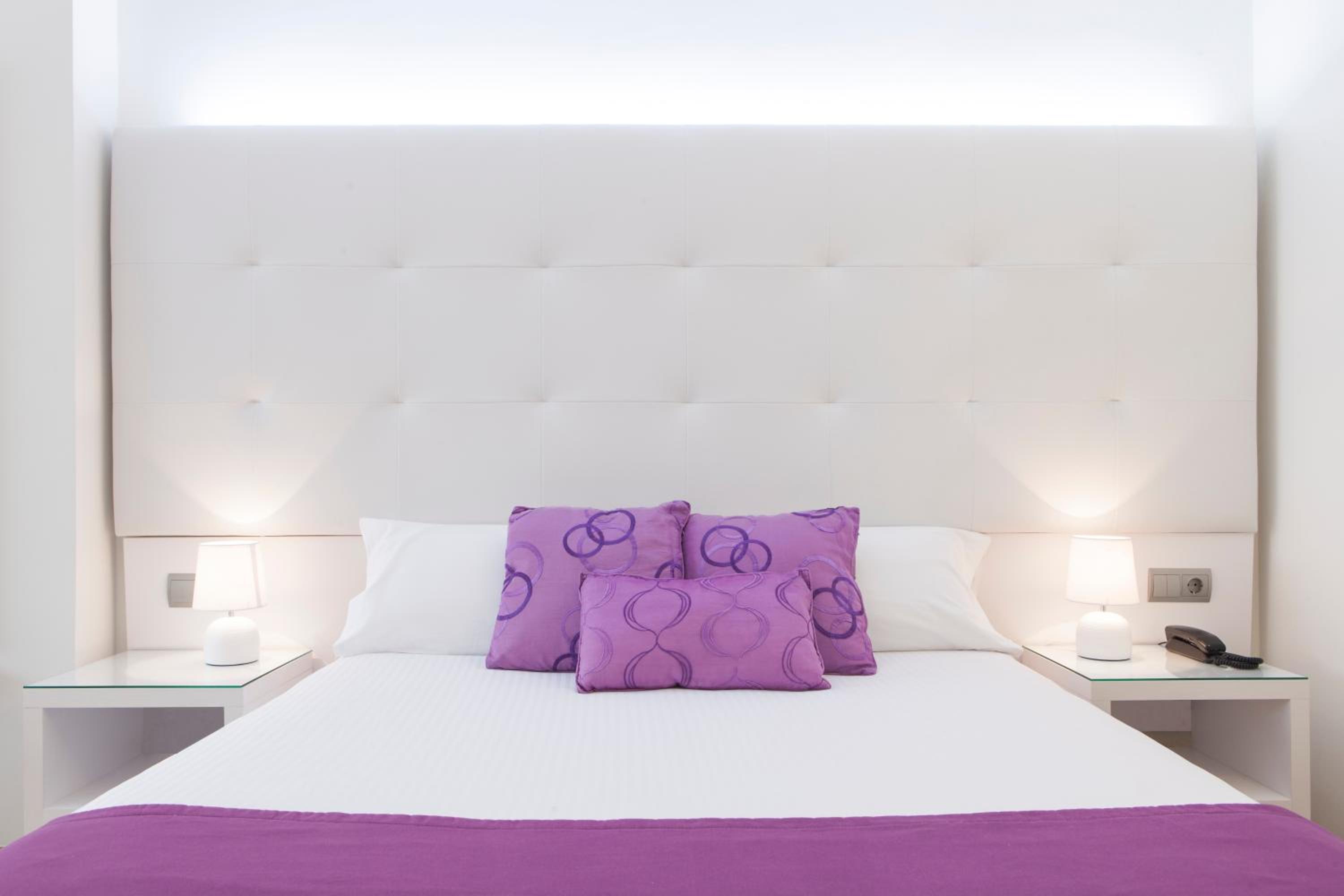 Superior Double or Twin Room with Sea View (2 adults + 1 child) photo 2