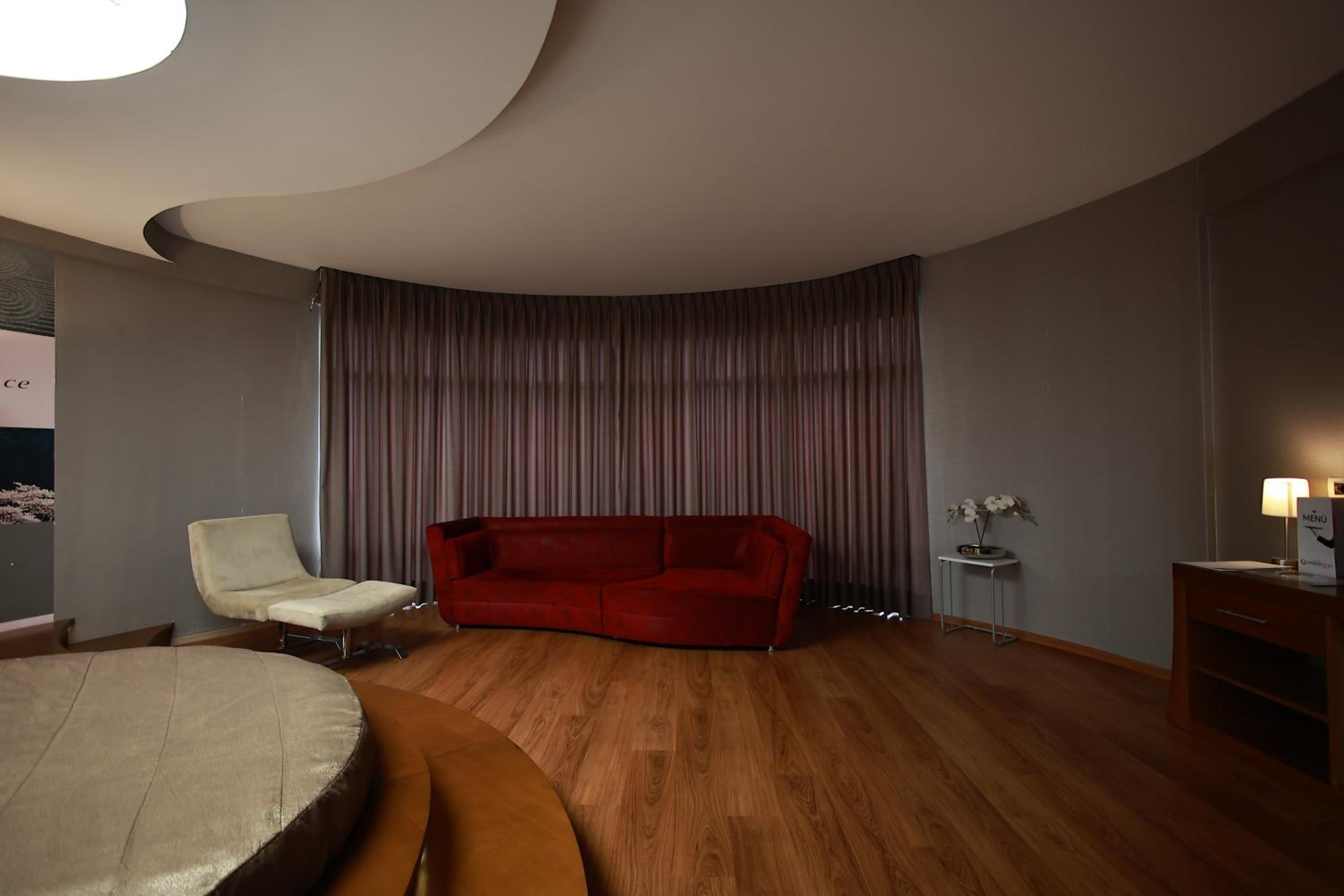 Queen Room with Spa Bath photo 2