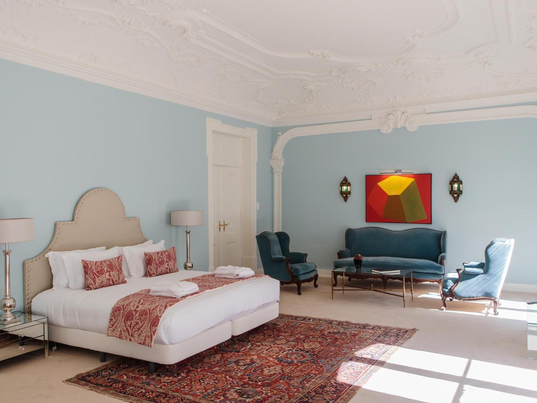 Master Suite with Street View photo 1