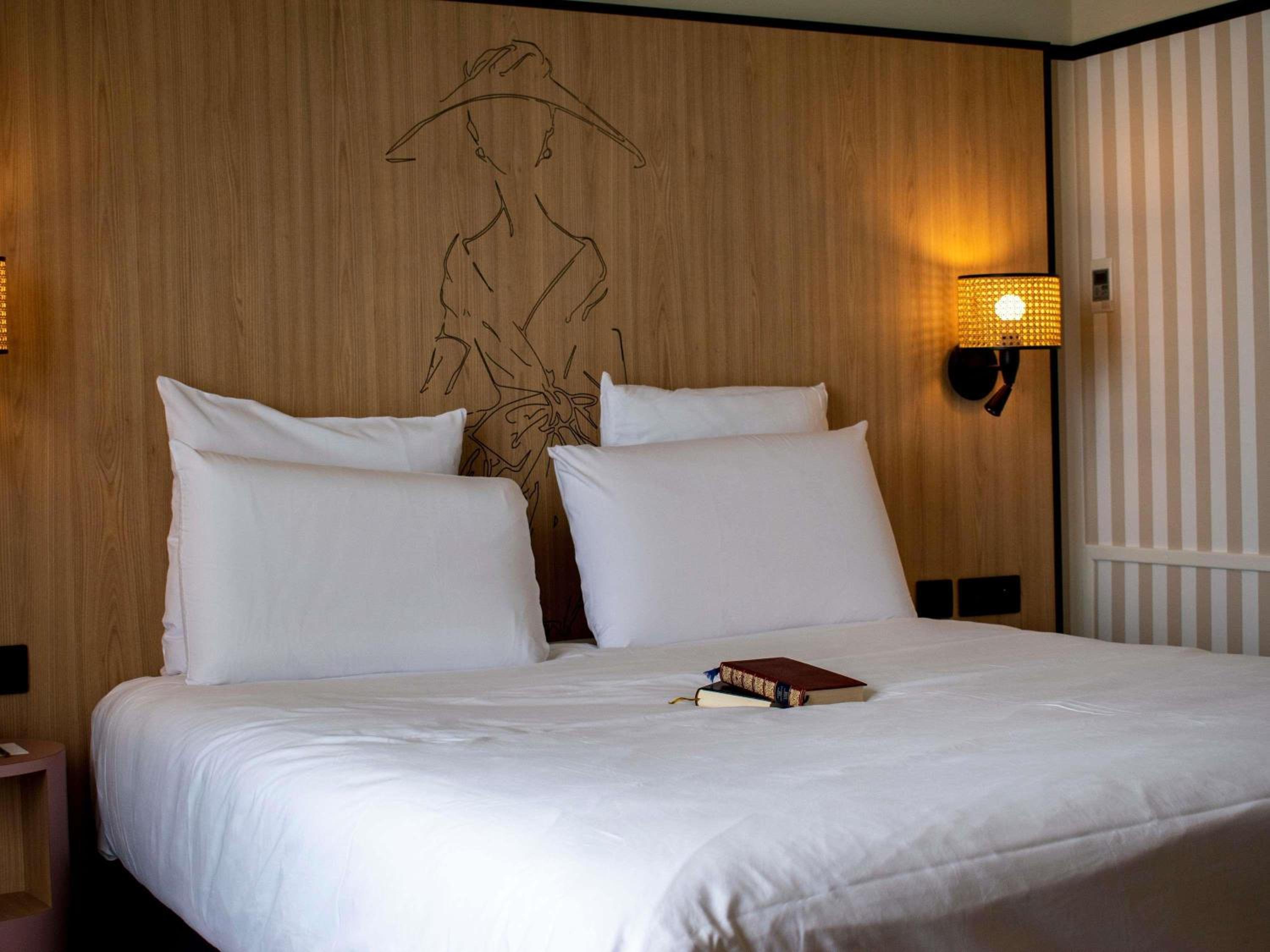 Classic Couture Room - Photo 2