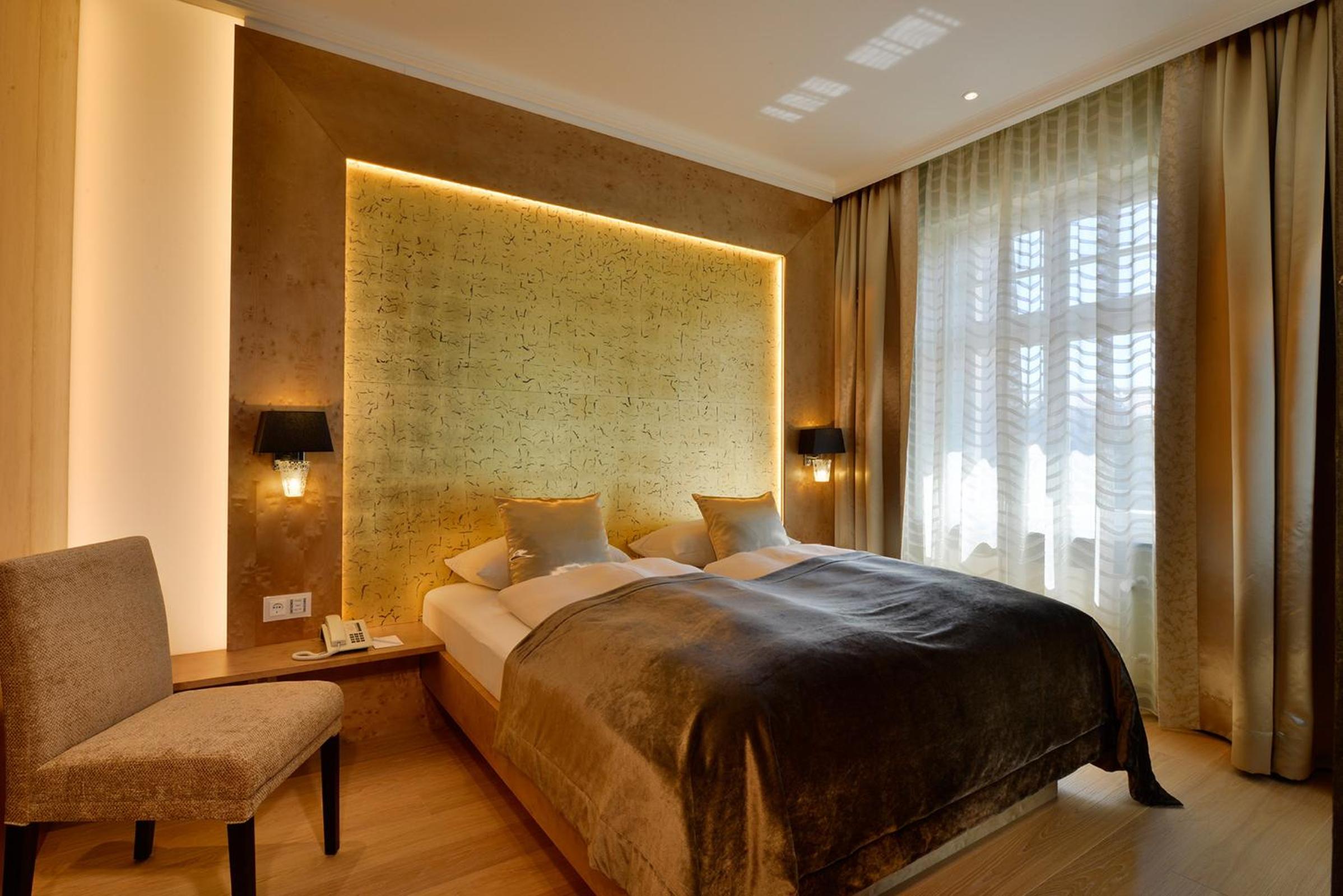 Suite - Photo 10