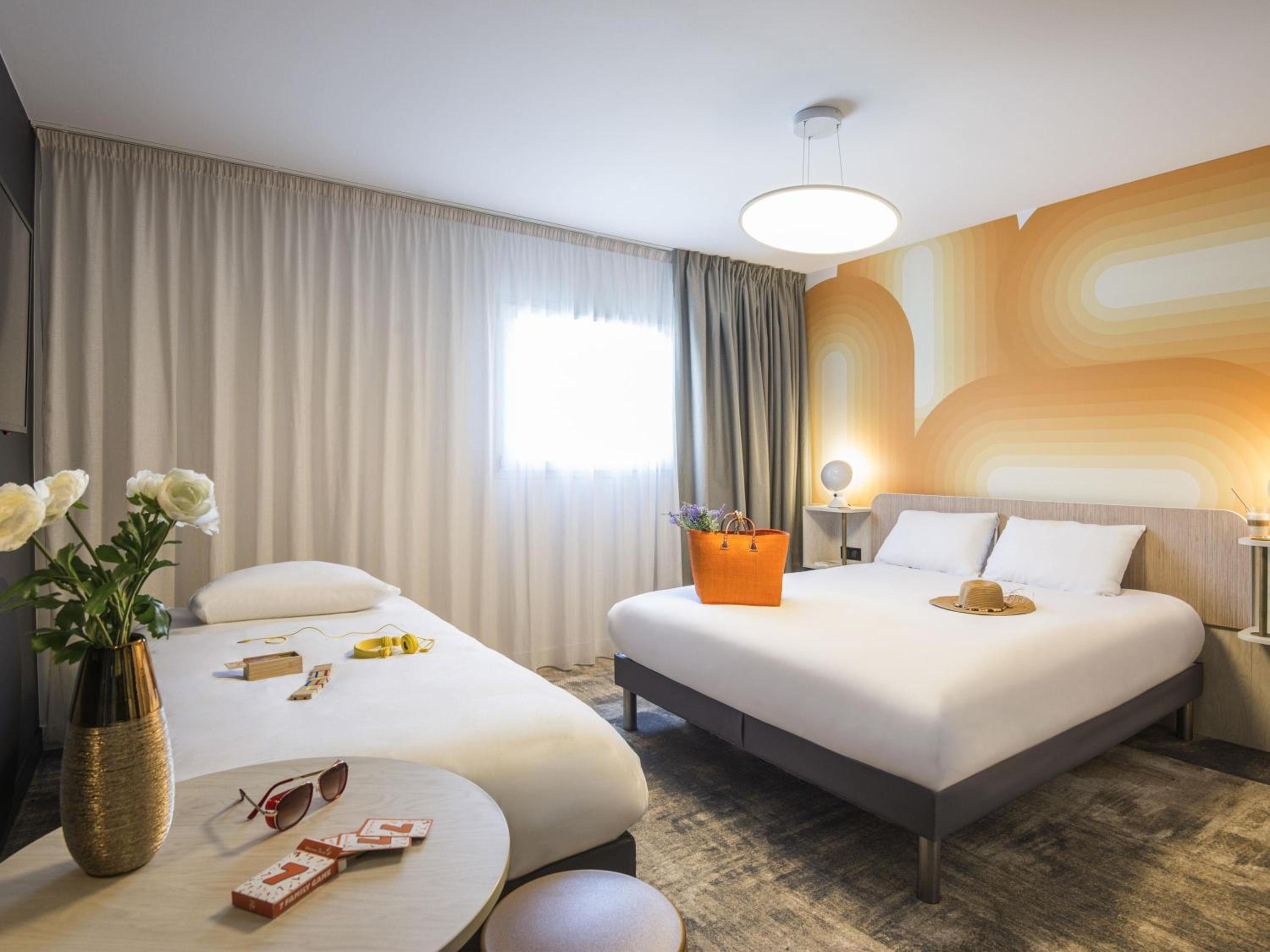 Standard Room with One Double Bed and One Single Bed