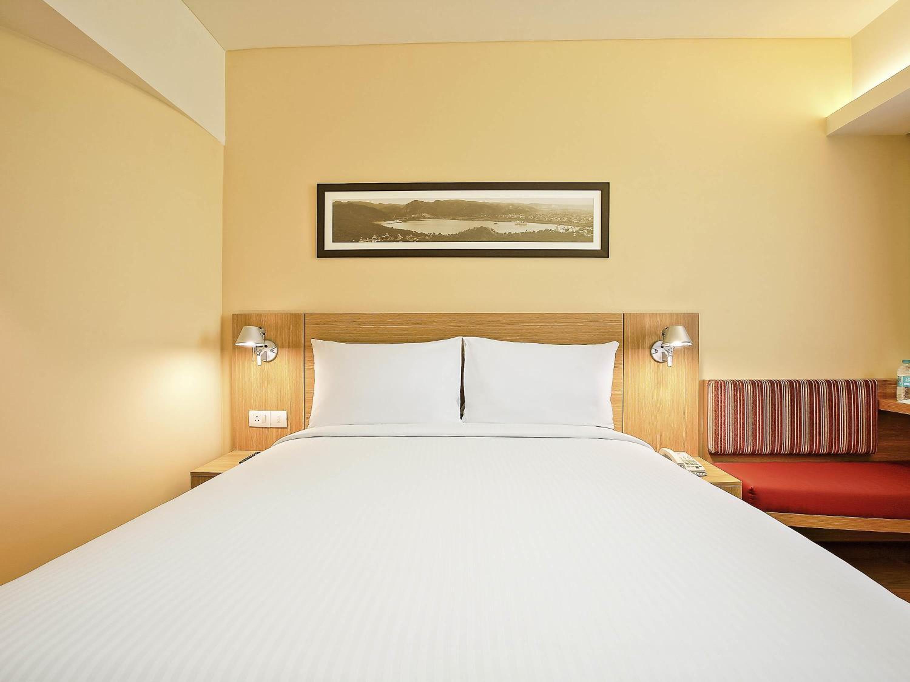 Superior Queen Room Pool View - 30% Discount on Food and Beverages