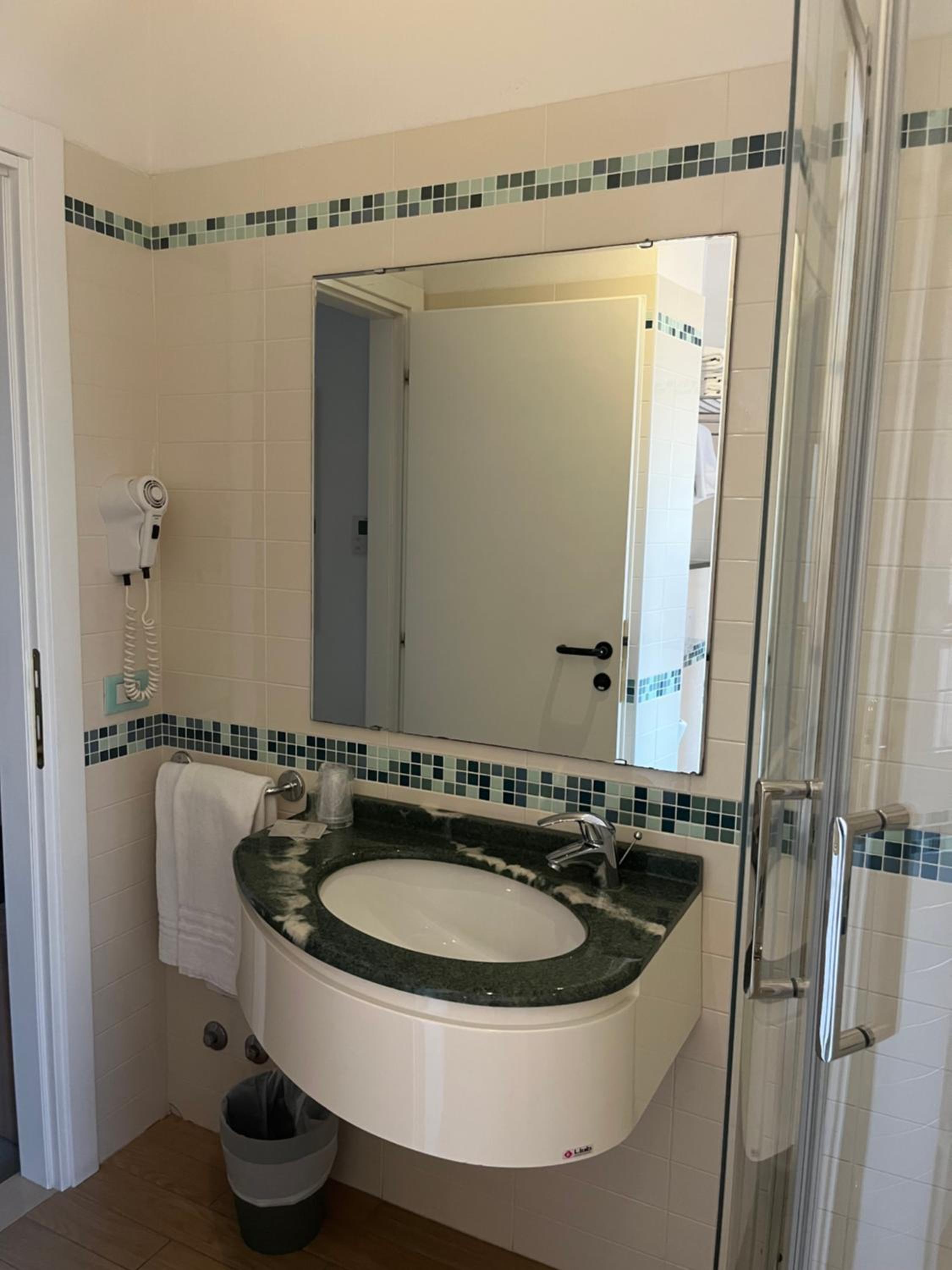 Deluxe Triple Room with Sea View